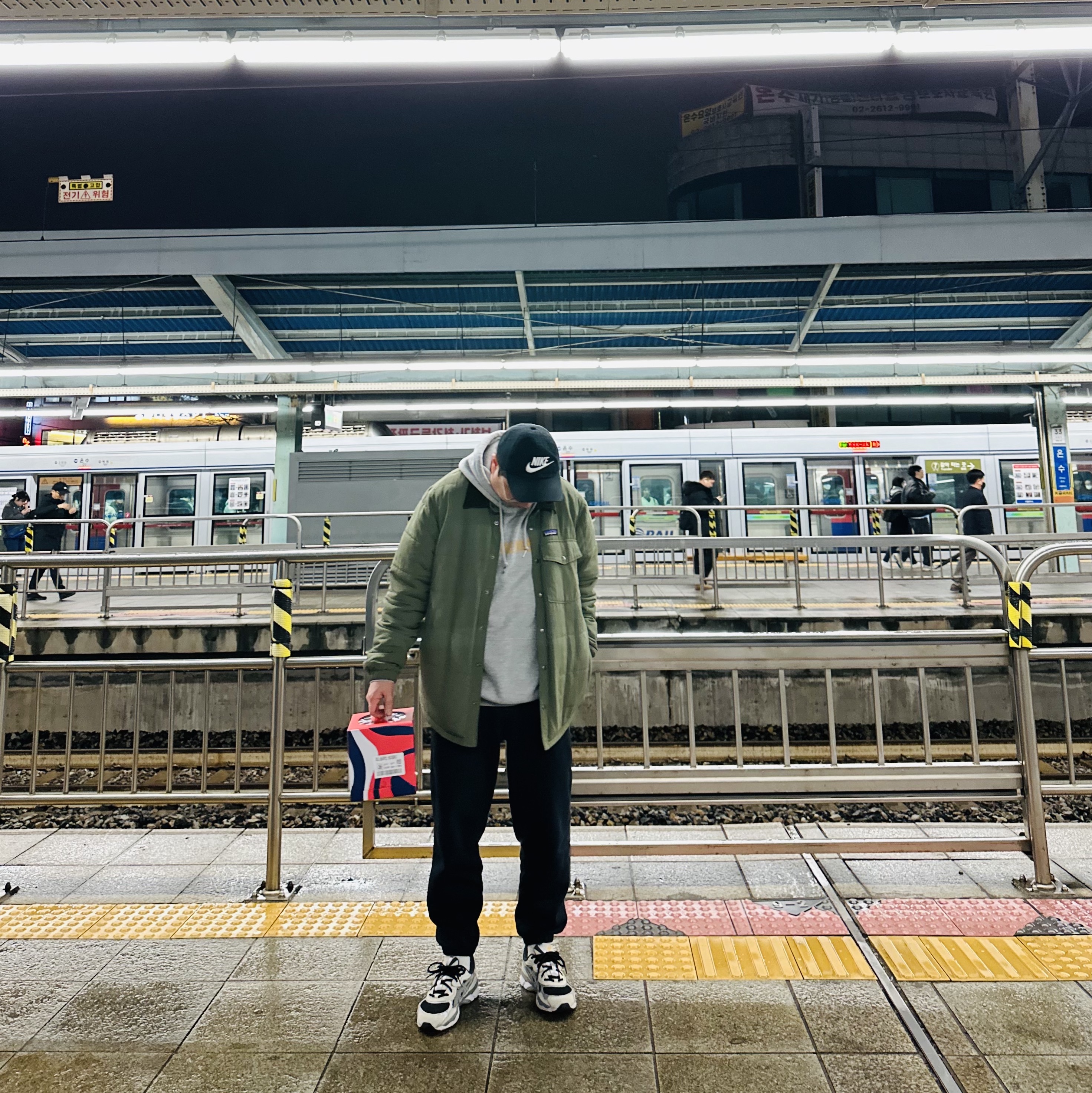 Nike Heritage 86 Futura Washed Cap Black White, Nike NRG Solo Swoosh Fleece Pants Black White - Asia 착용 스타일 - 2