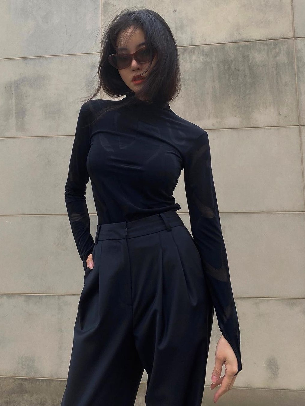 The Garment Women Pluto Wide Pants Black, Zara x Ader Error Striped Trousers Grey 착용 스타일 - 2