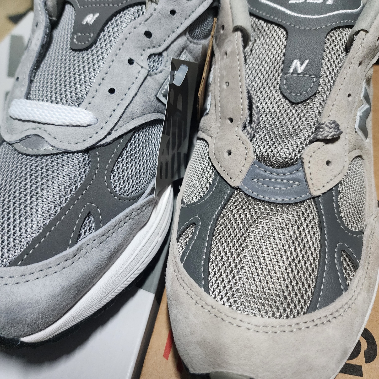 New Balance 991 Made in UK Grey, New Balance 993 Made in USA Grey - D Standard 착용 스타일 - 4