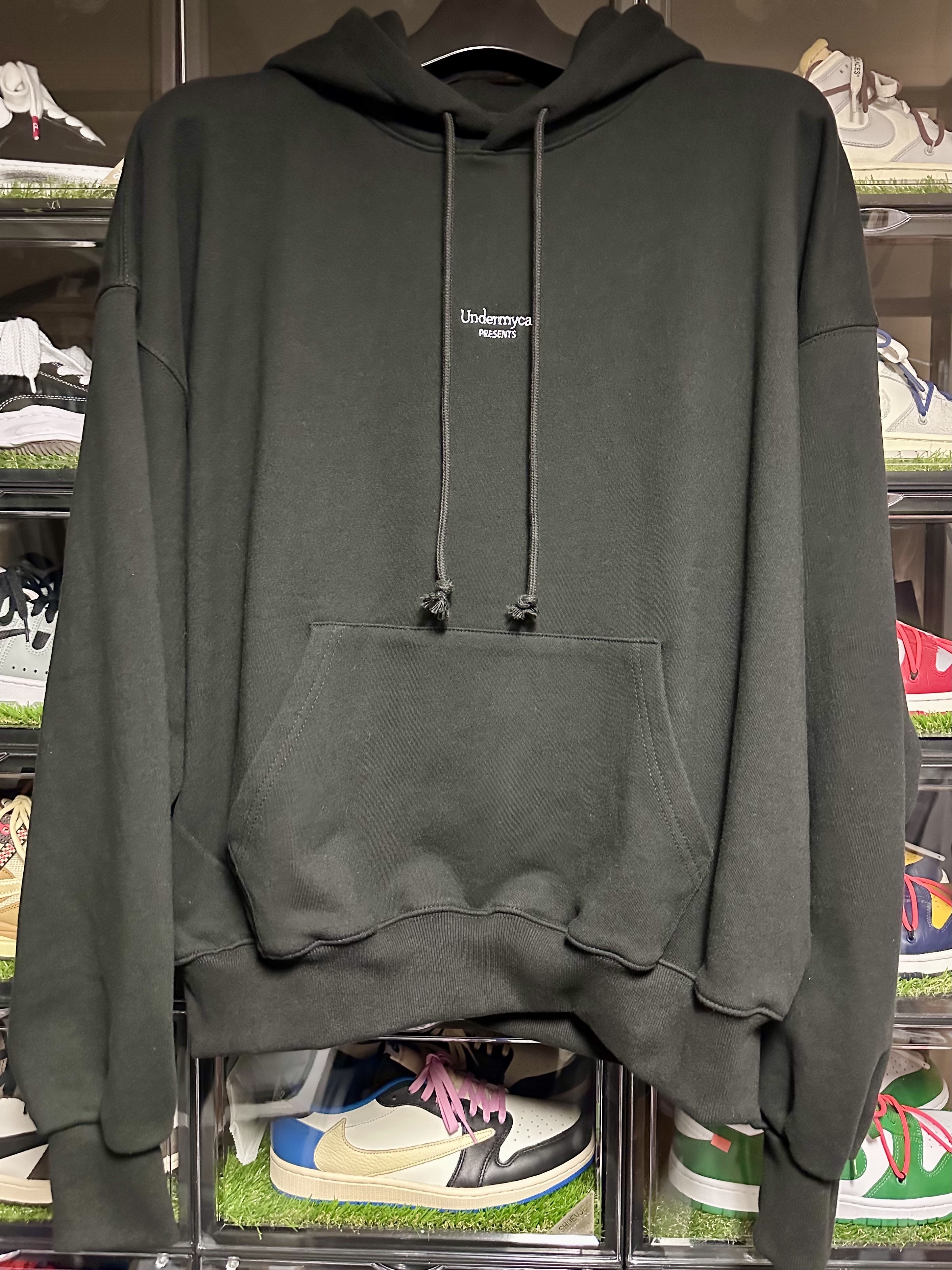 Undermycar Mu.09 Anti Fxxking Logo Play Oversized Hoodie Black 착용 스타일