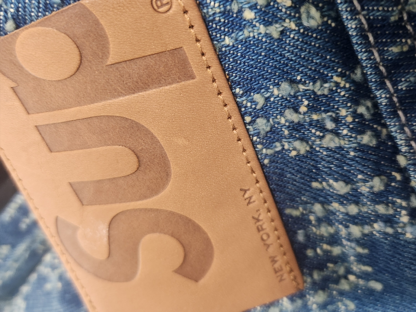 Supreme Needle Punch Regular Jean Washed Blue - 23FW 착용 스타일