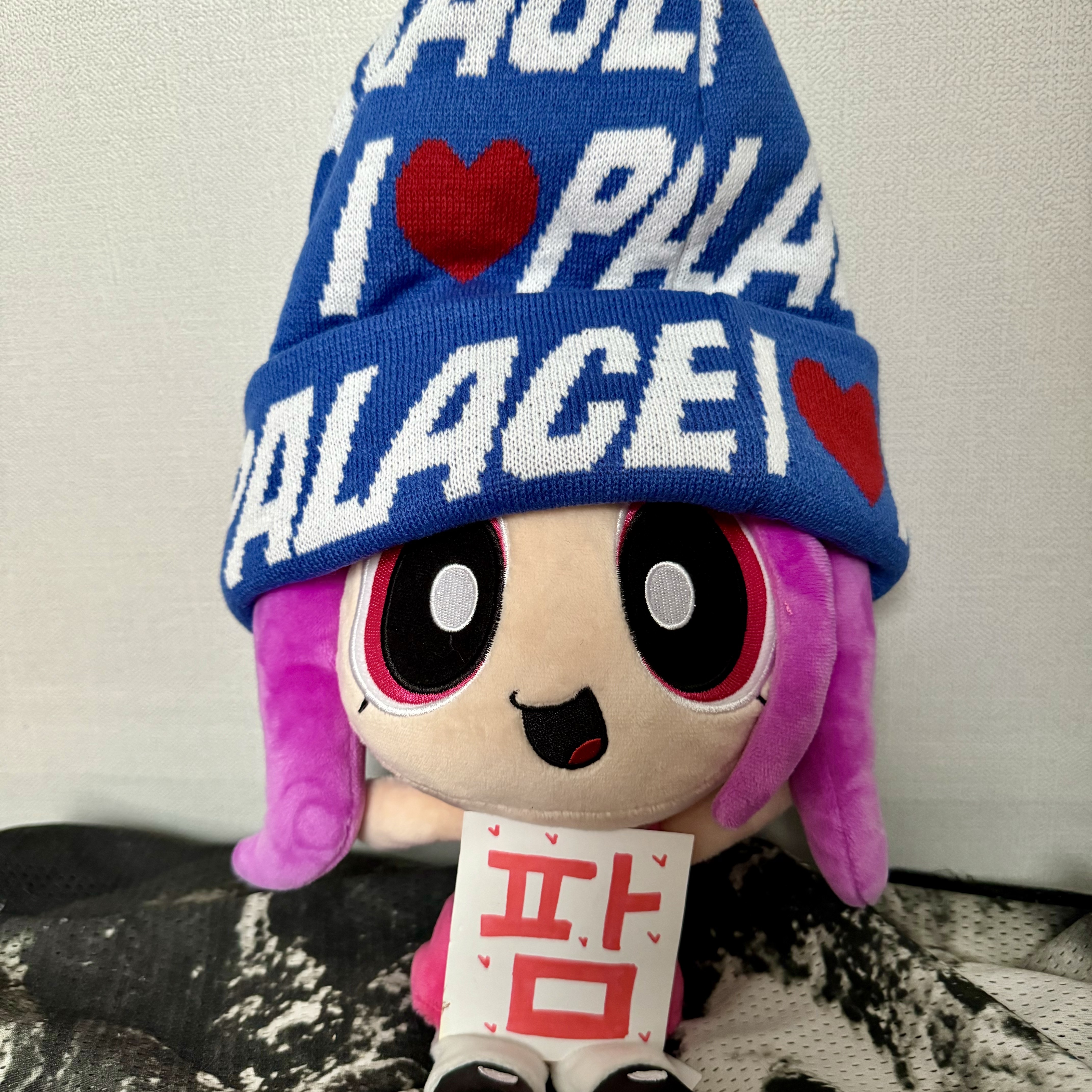 Palace I Love Palace Beanie Blue - 24SS, Newjeans x The Powerpuff Girls Doll Medium Hanni 착용 스타일 - 1