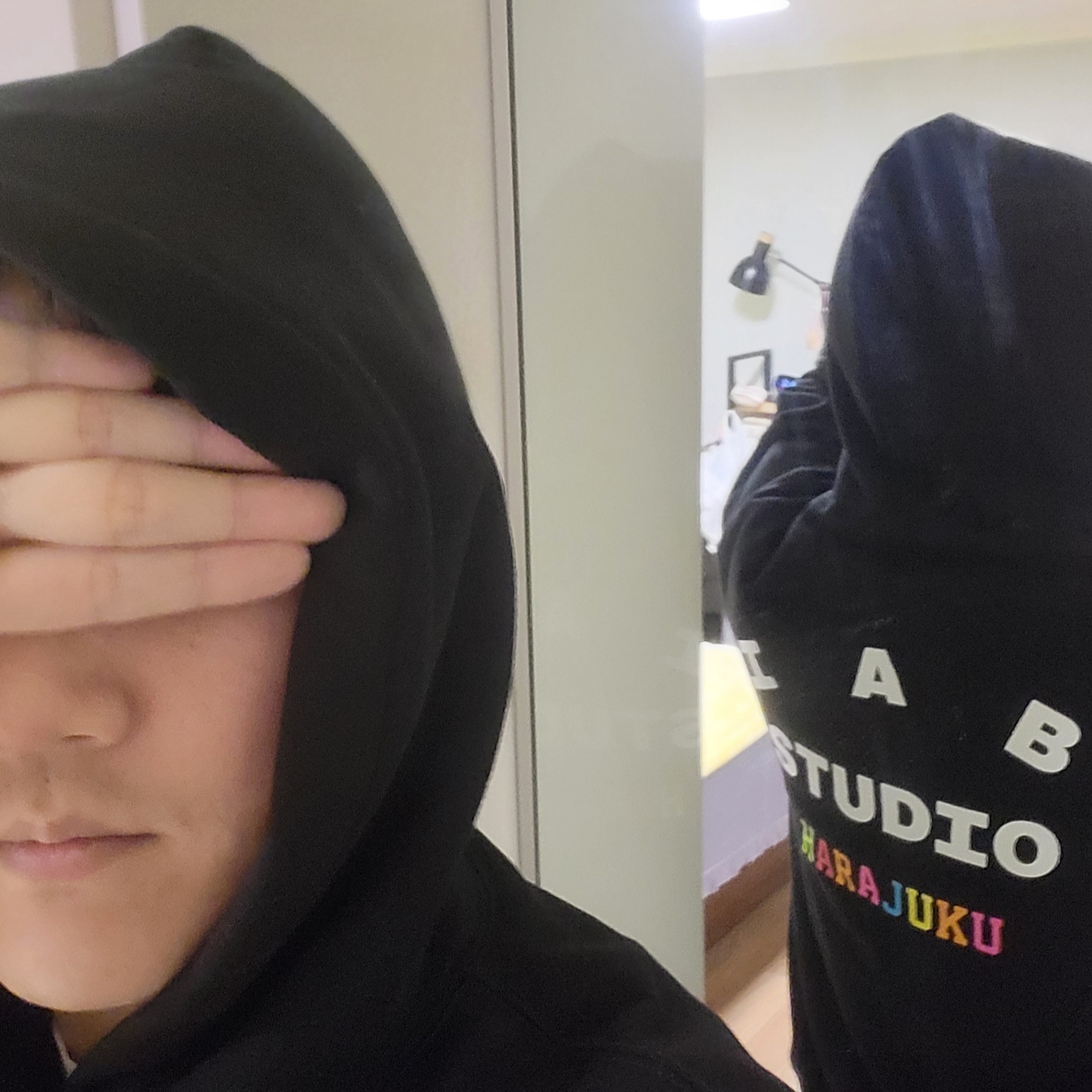 IAB Studio Harajuku Hoodie Black - Harajuku Exclusive 착용 스타일