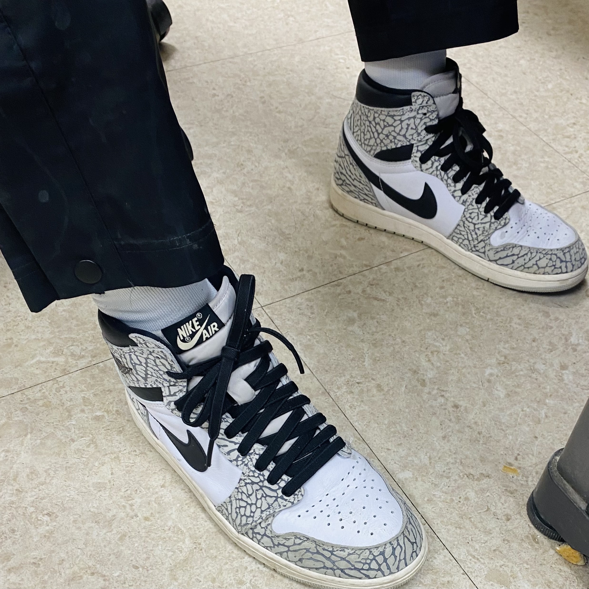 Jordan 1 Retro High OG White Cement 착용 스타일