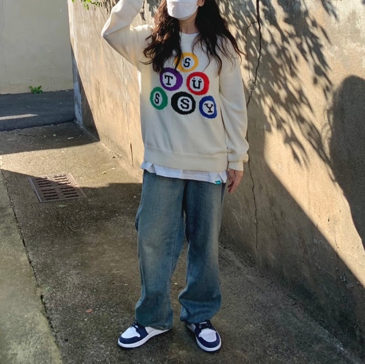 Stussy Billiard Sweater Natural, Jordan 1 Retro High OG CO.JP Midnight Navy 착용 스타일