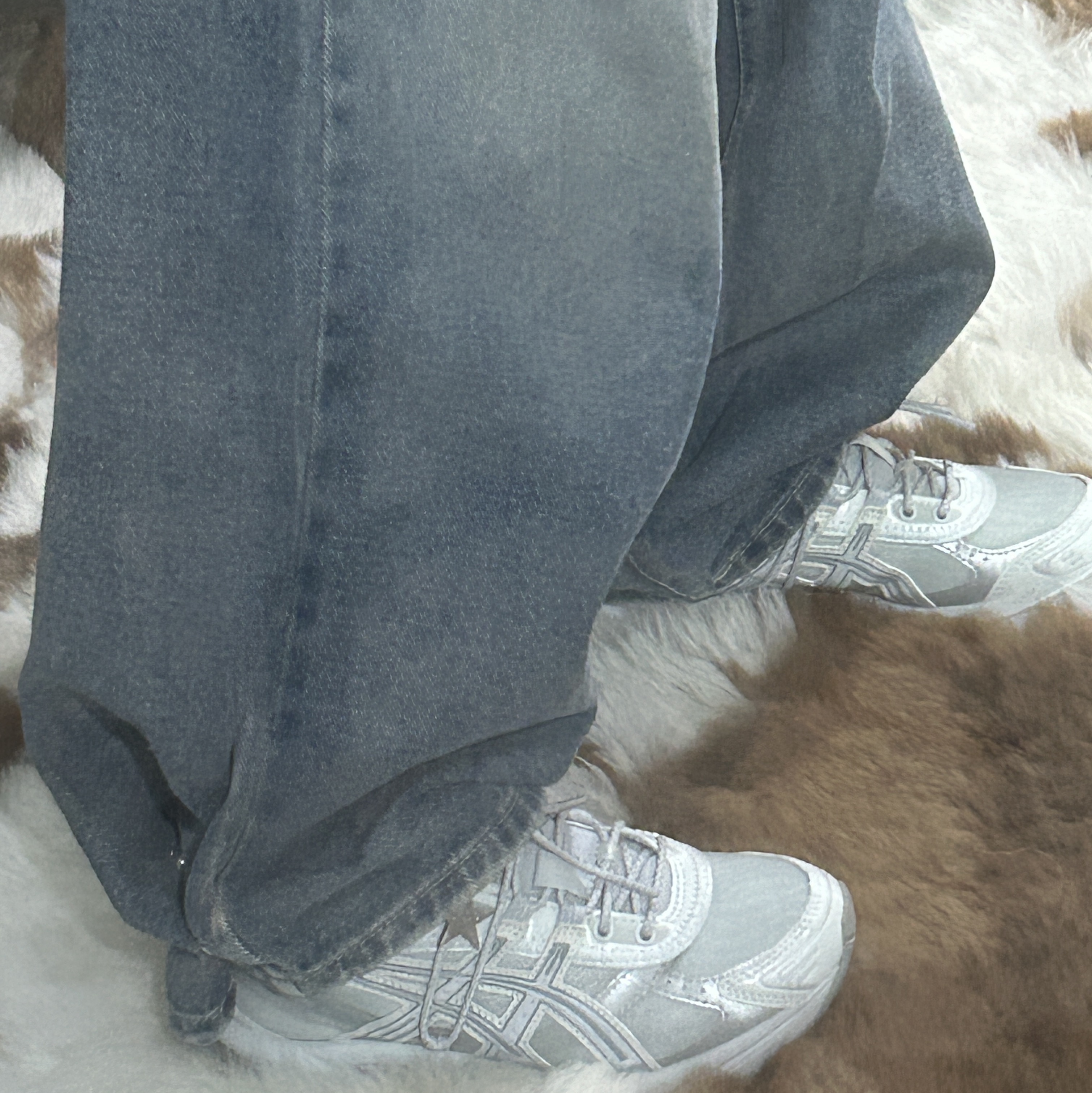 Asics x Atmos x Ojos Gel-1130 RE Glacier Grey Pure Silver 착용 스타일 - 1