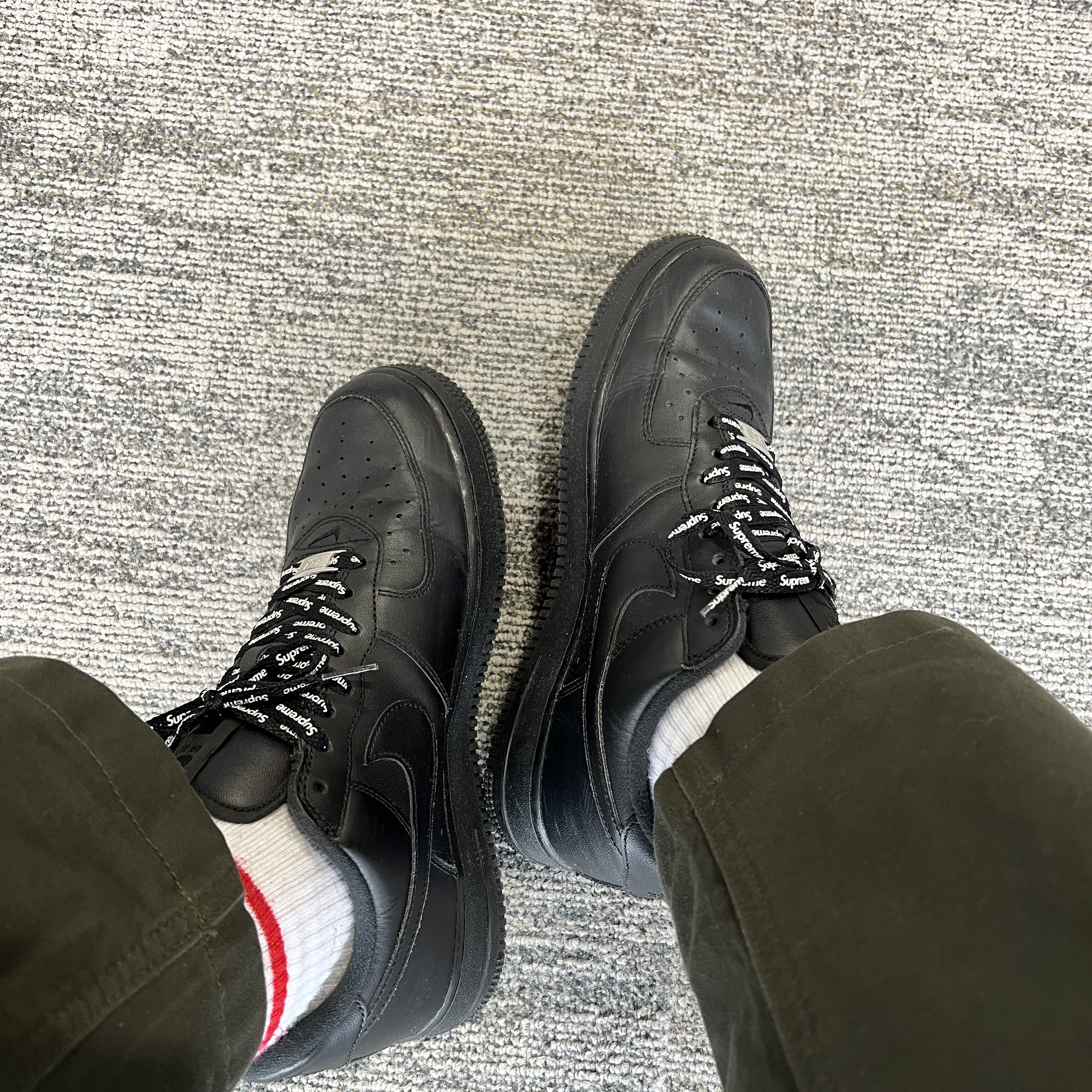 Nike x Supreme Air Force 1 Low Black 착용 스타일