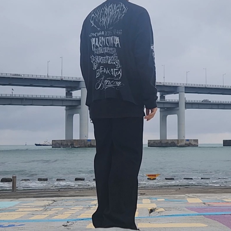 Y-3 Classic Chest Logo LS T-Shirt Black 착용 스타일 - 2