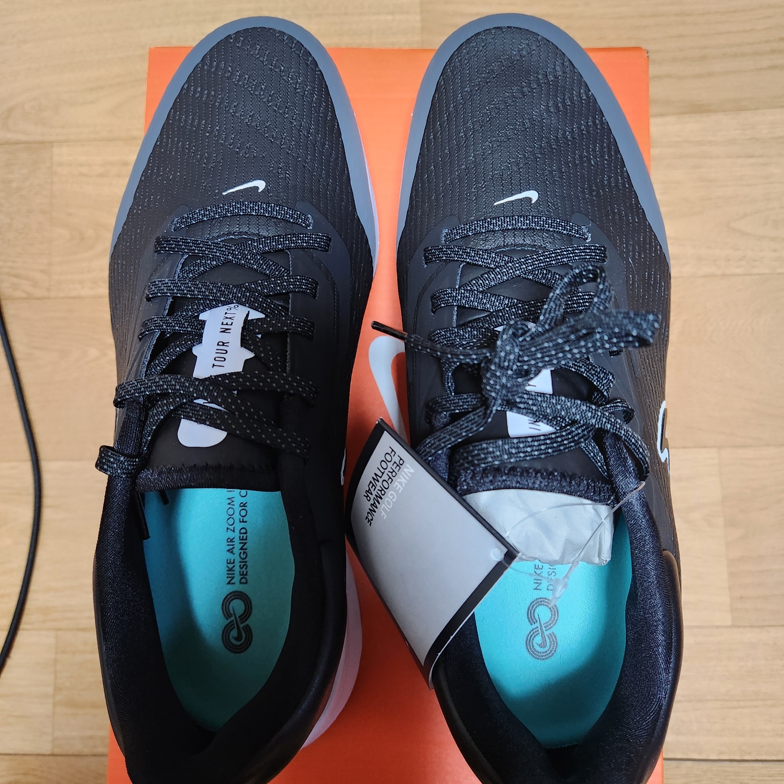 Nike Air Zoom Infinity Tour NEXT% Wide Black Iron Grey 착용 스타일 - 2