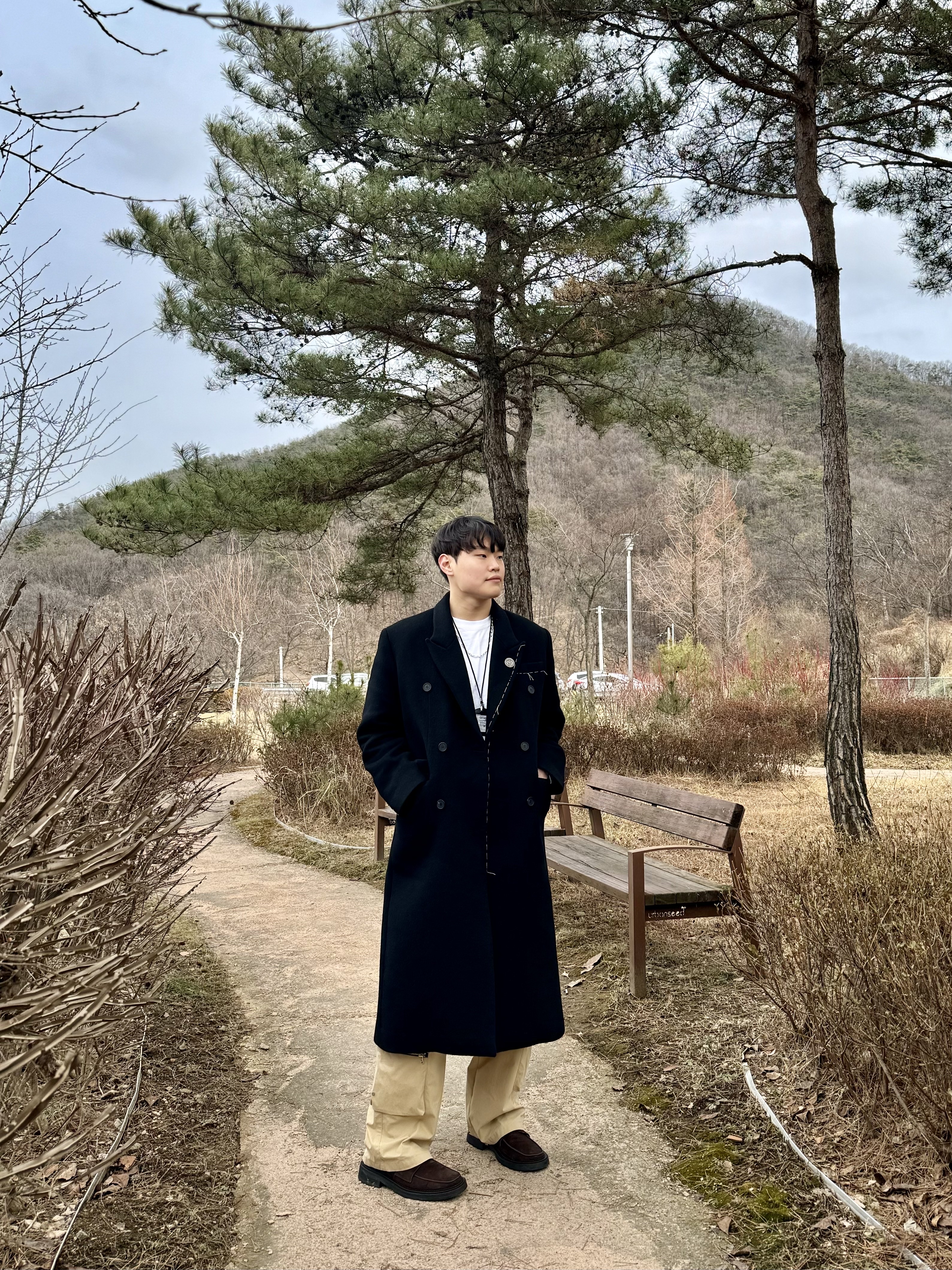 STU Hand Stitch Double Coat Black, STU Suede Peny Loafers Brown 착용 스타일 - 1