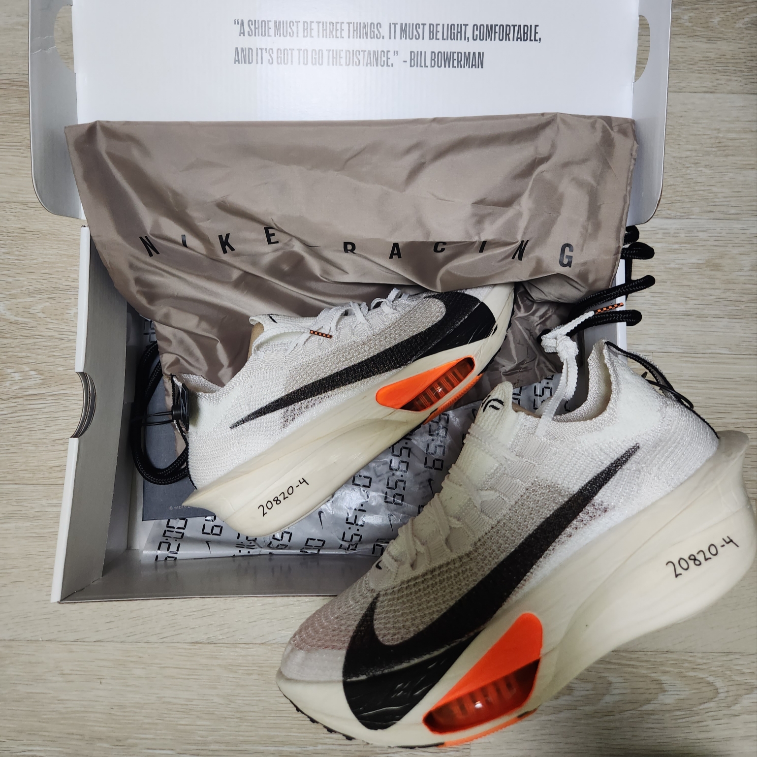 Nike Air Zoom Alphafly Next% 3 Proto White Total Orange 착용 스타일