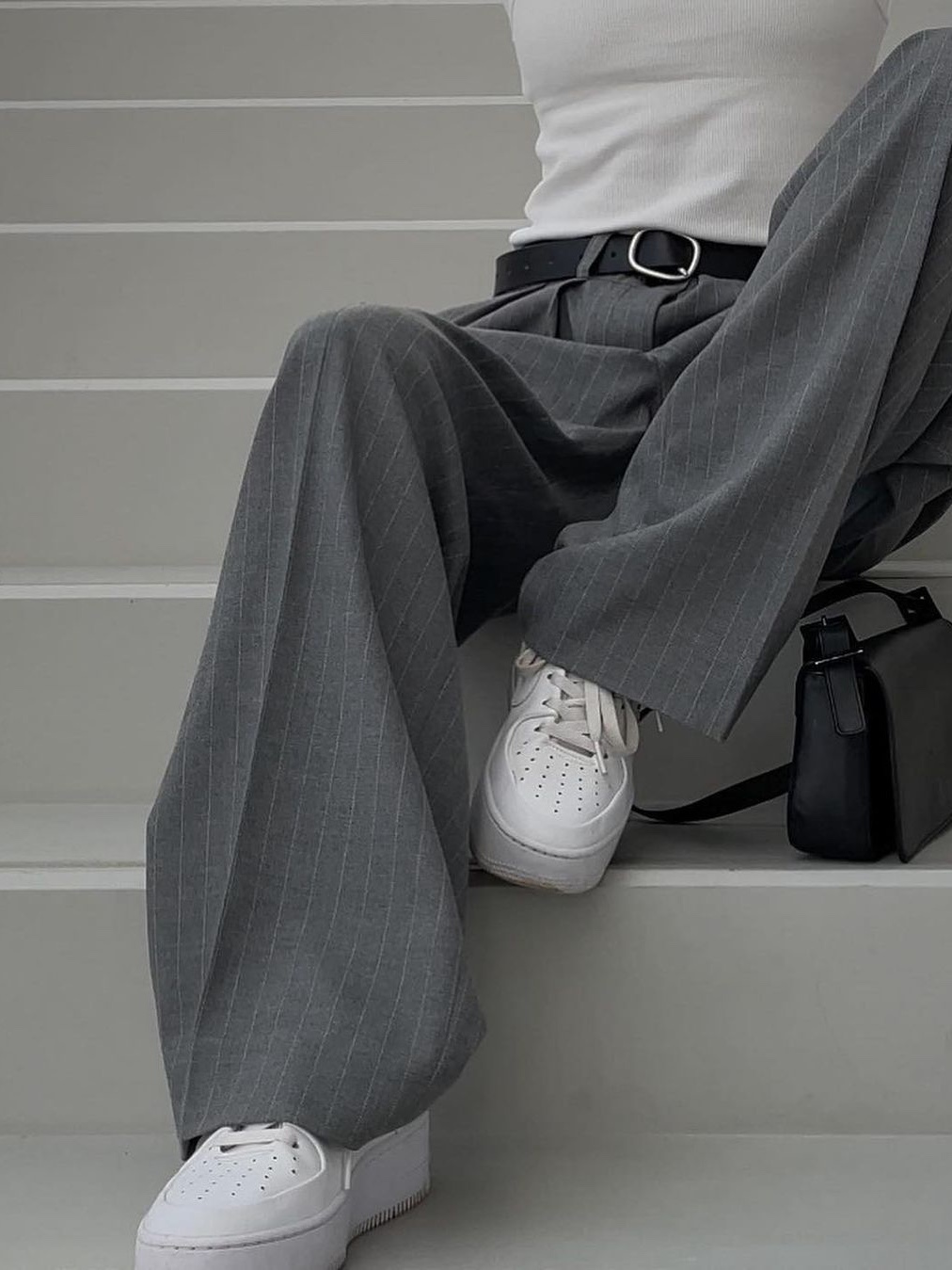 The Garment Women Pluto Wide Pants Black, Zara x Ader Error Striped Trousers Grey 착용 스타일 - 4
