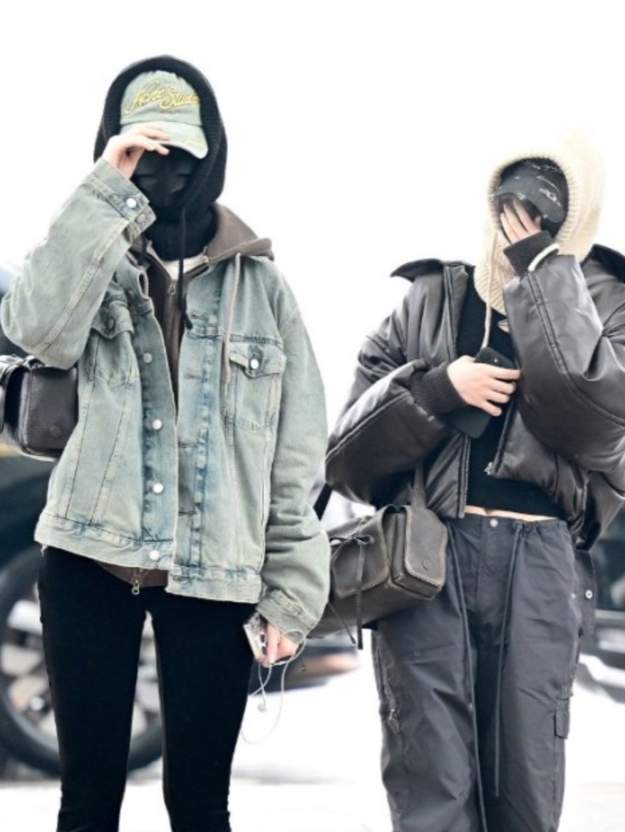 Acne Studios Multipocket Bag Dark Brown, Acne Studios Multipocket Bag Black Beige 착용 스타일 - 4