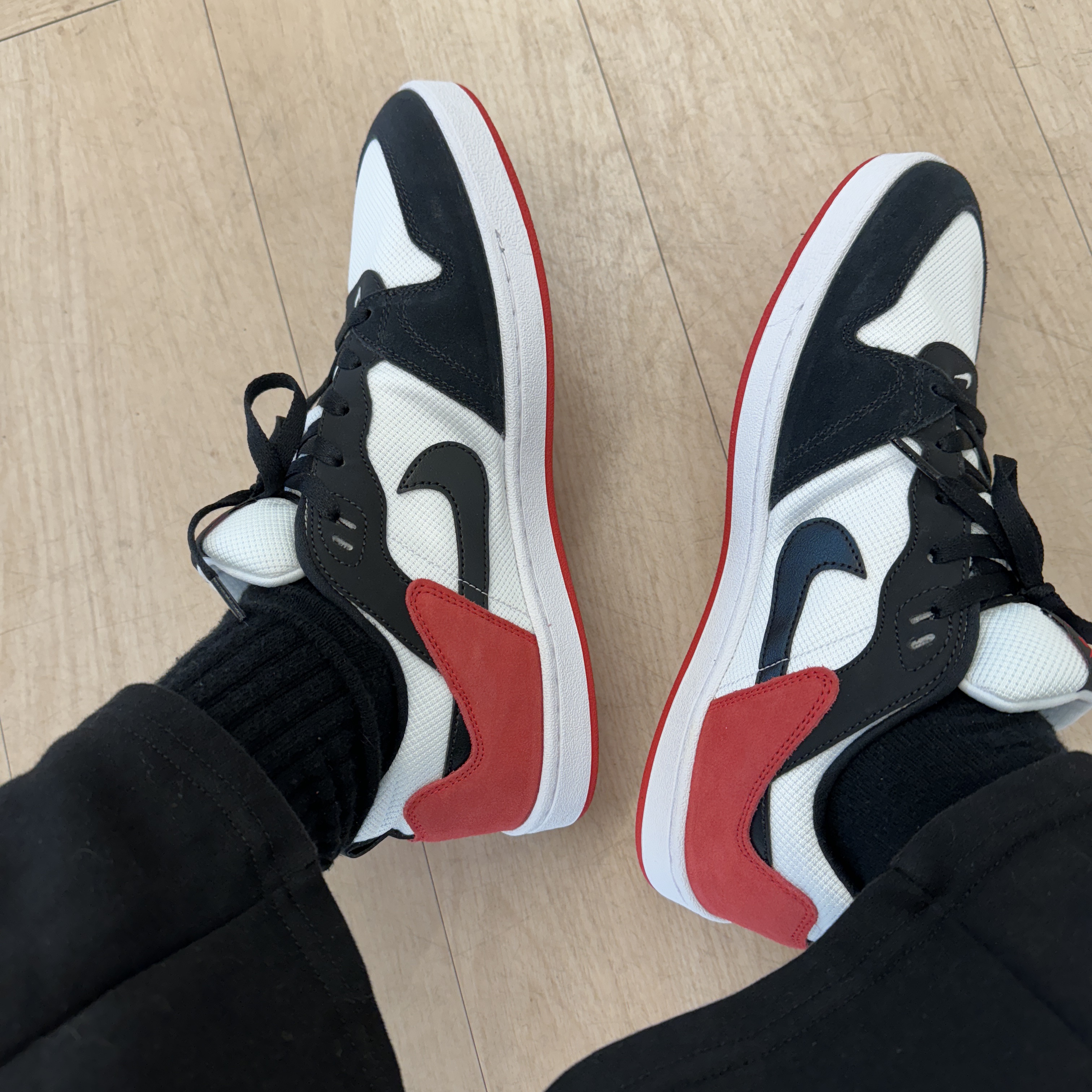 Nike SB Alleyoop University Red 착용 스타일 - 3