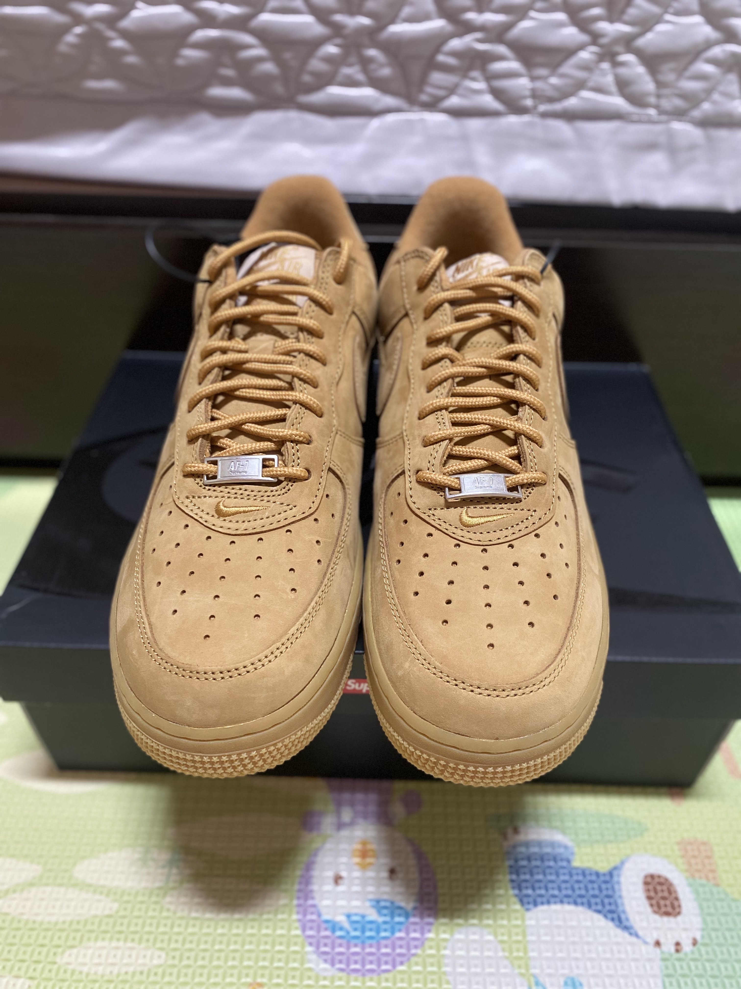 Nike x Supreme Air Force 1 Low Flax 착용 스타일 - 2