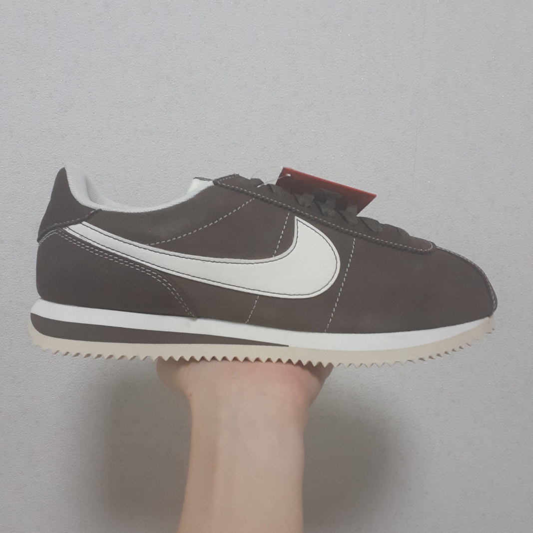 Nike Cortez SE Hangul Day Baroque Brown Sail 착용 스타일