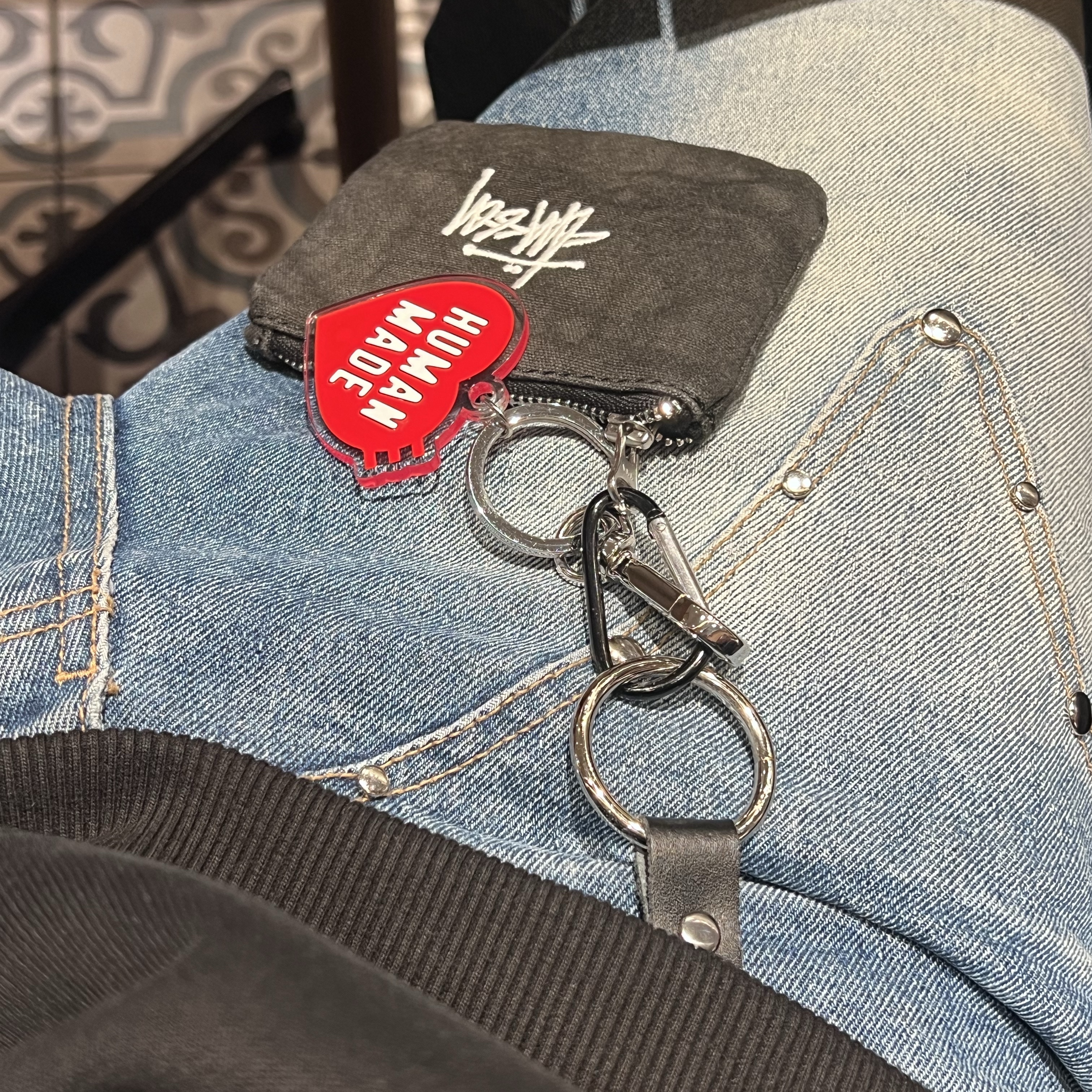 Human Made Heart Keyring Red 착용 스타일