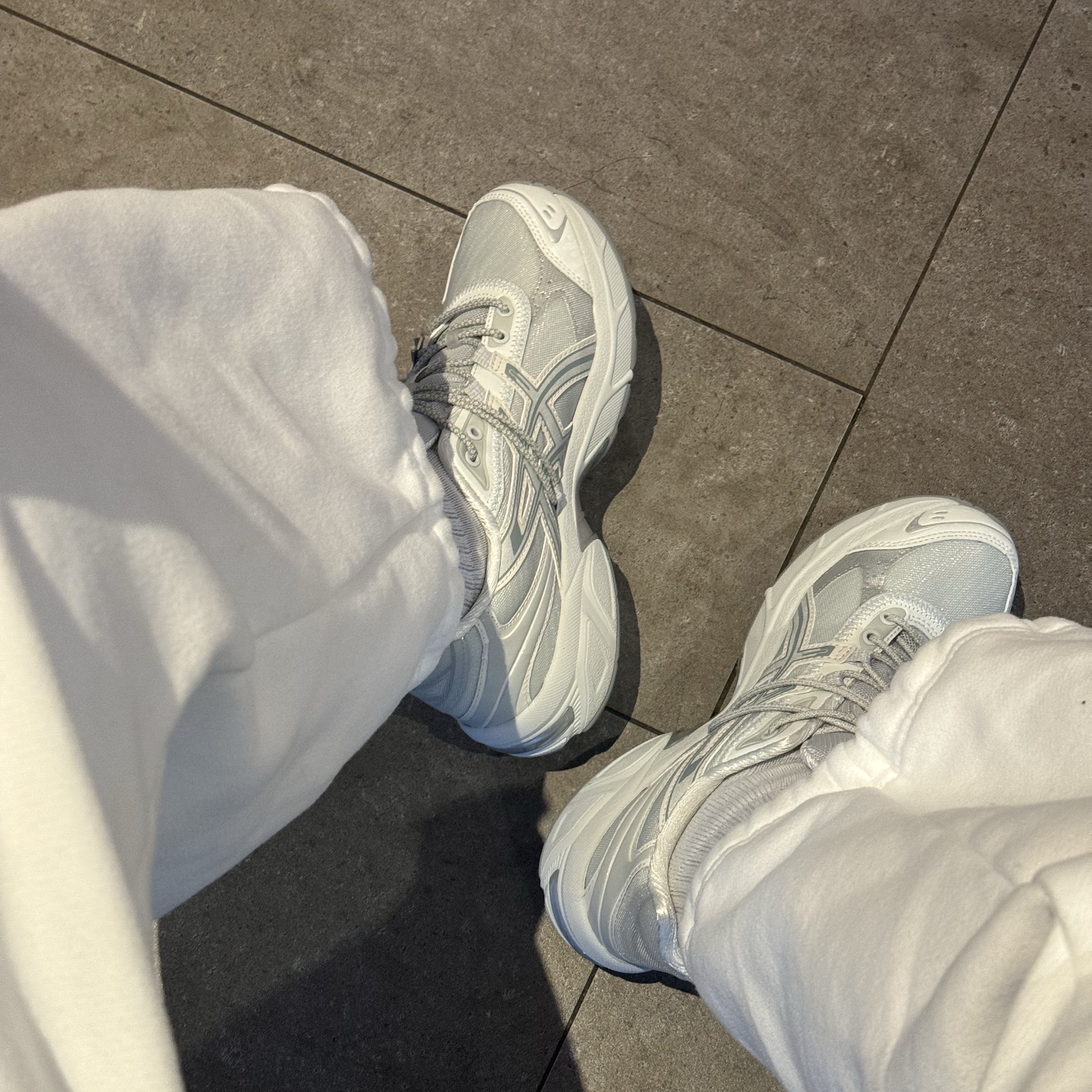 Asics x Atmos x Ojos Gel-1130 RE Glacier Grey Pure Silver 착용 스타일