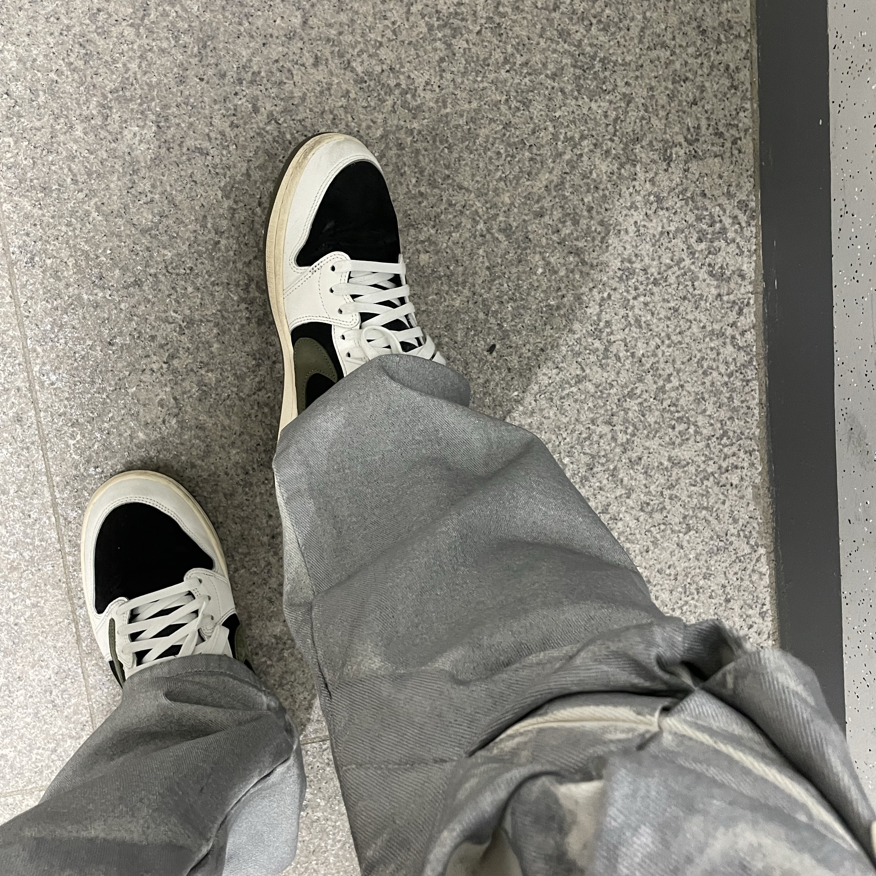(W) Jordan 1 x Travis Scott Retro Low OG SP Medium Olive 착용 스타일