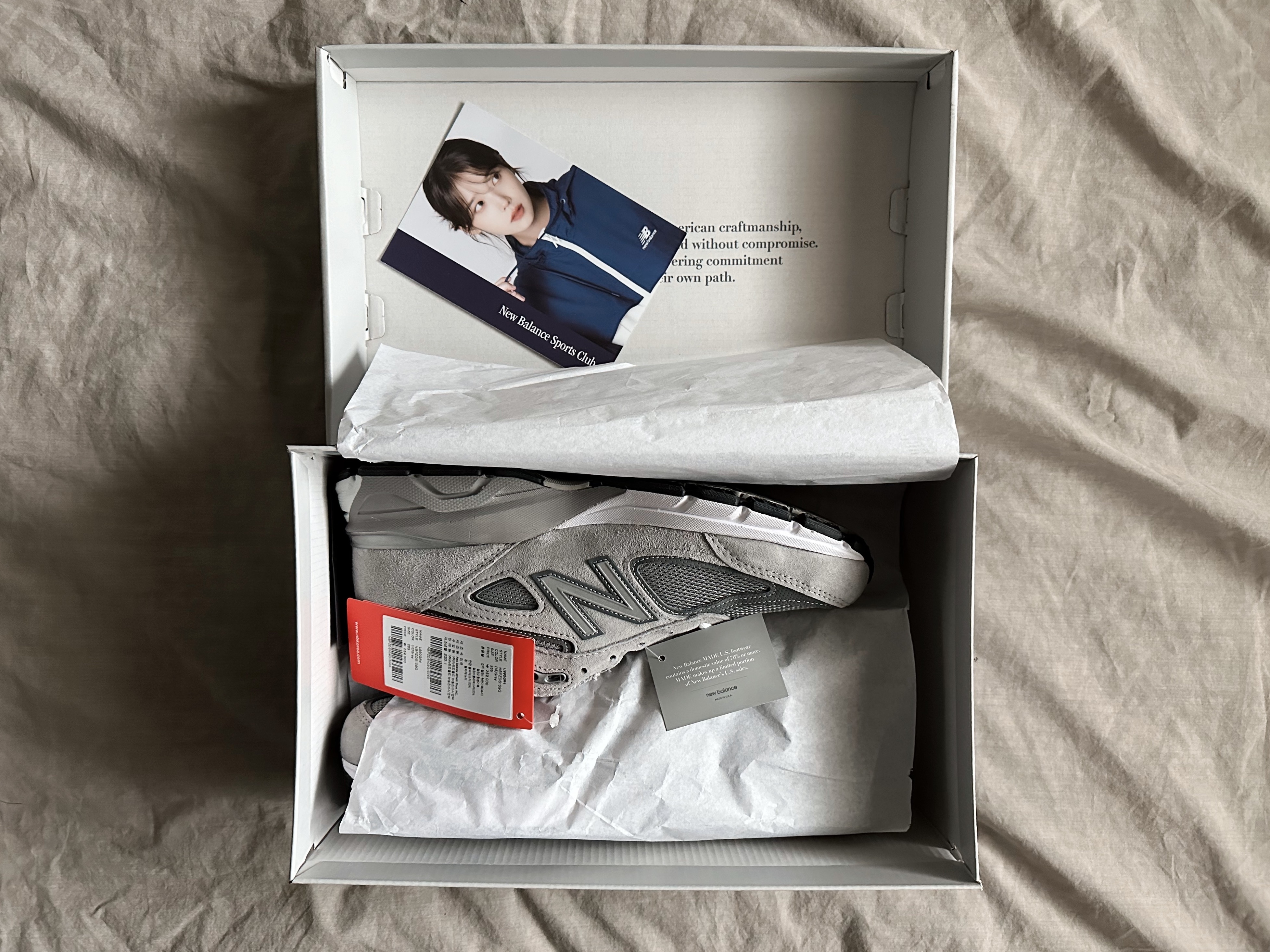 New Balance 990v4 Made in USA Grey Silver 착용 스타일 - 3
