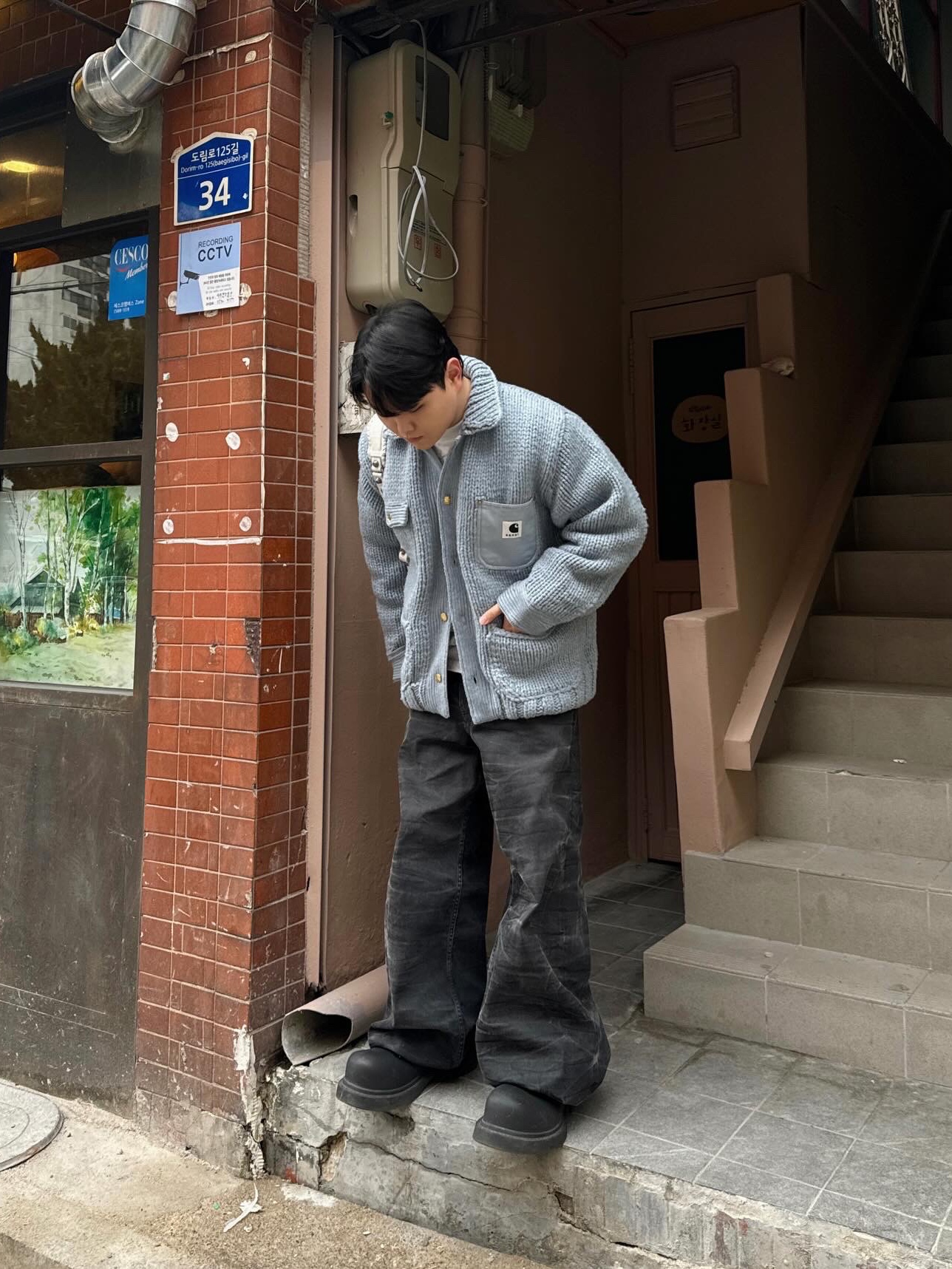 Sacai x Carhartt WIP Knit Jacket Michigan Light Blue, Balenciaga Steroid Derby Black 착용 스타일 - 2
