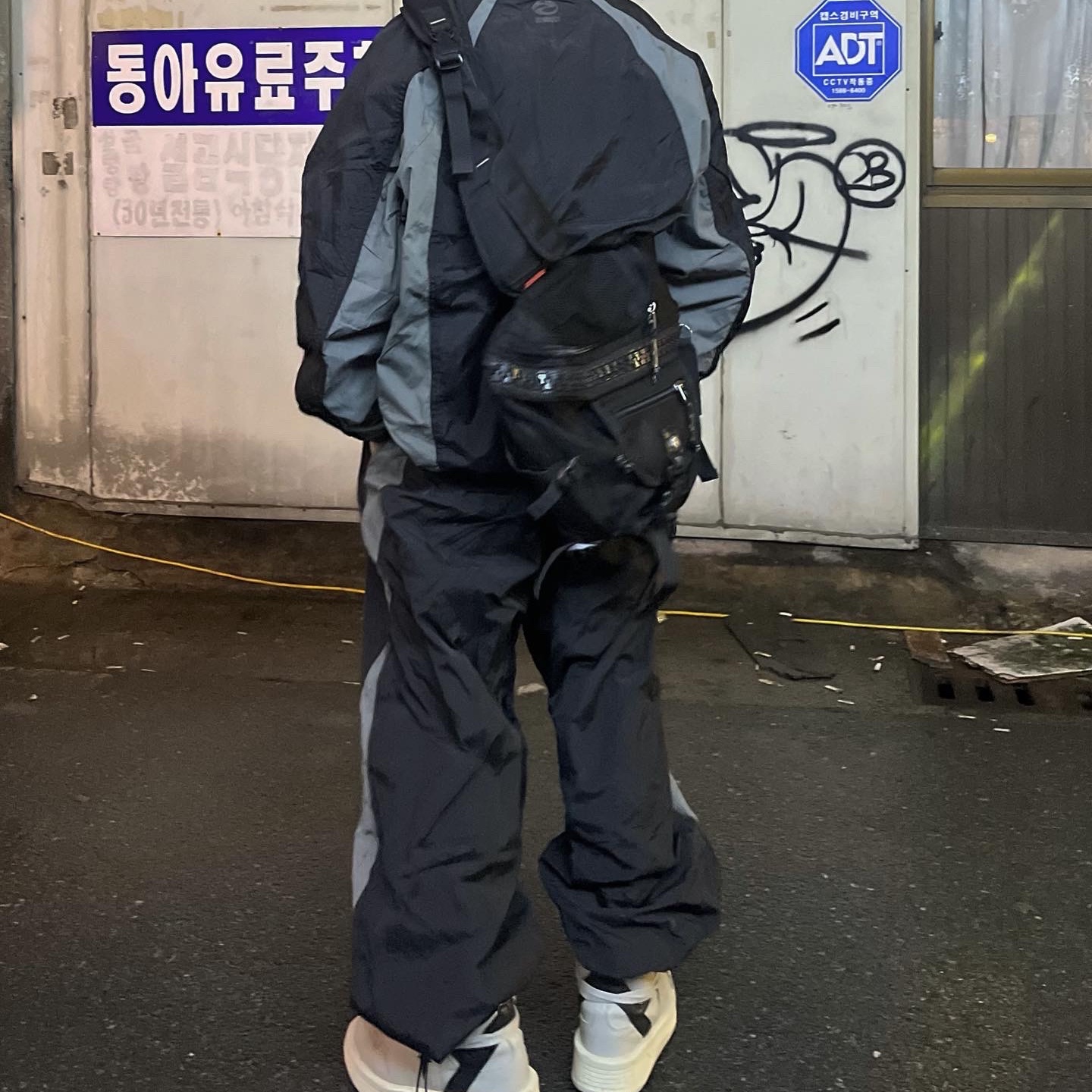 Converse x Drkshdw Turbowpn Pelican 착용 스타일 - 2