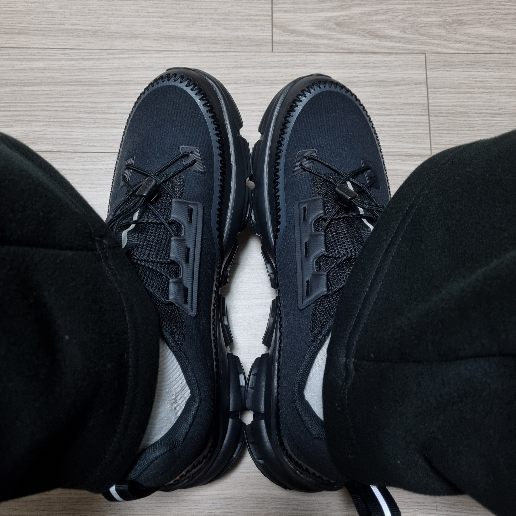 On Running Cloudaway Black Rock, On Running Cloudaway All Black 착용 스타일
