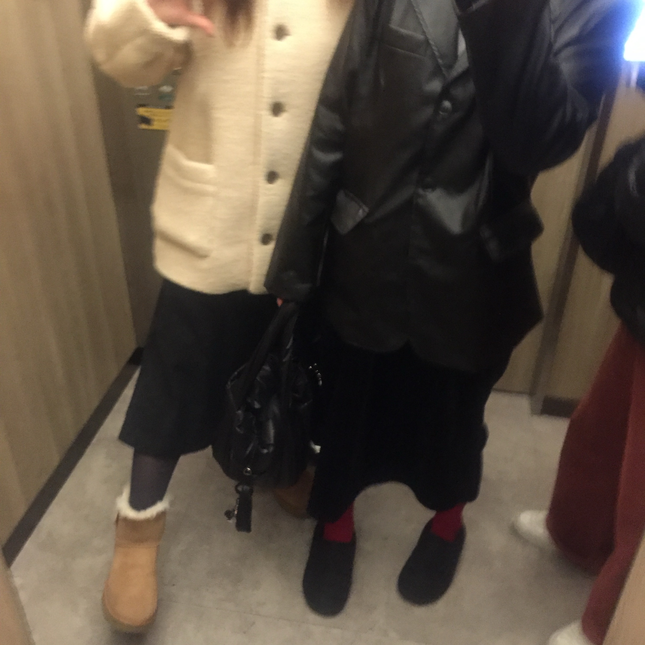 (W) UGG Mini Bailey Button II Boots Chestnut 착용 스타일