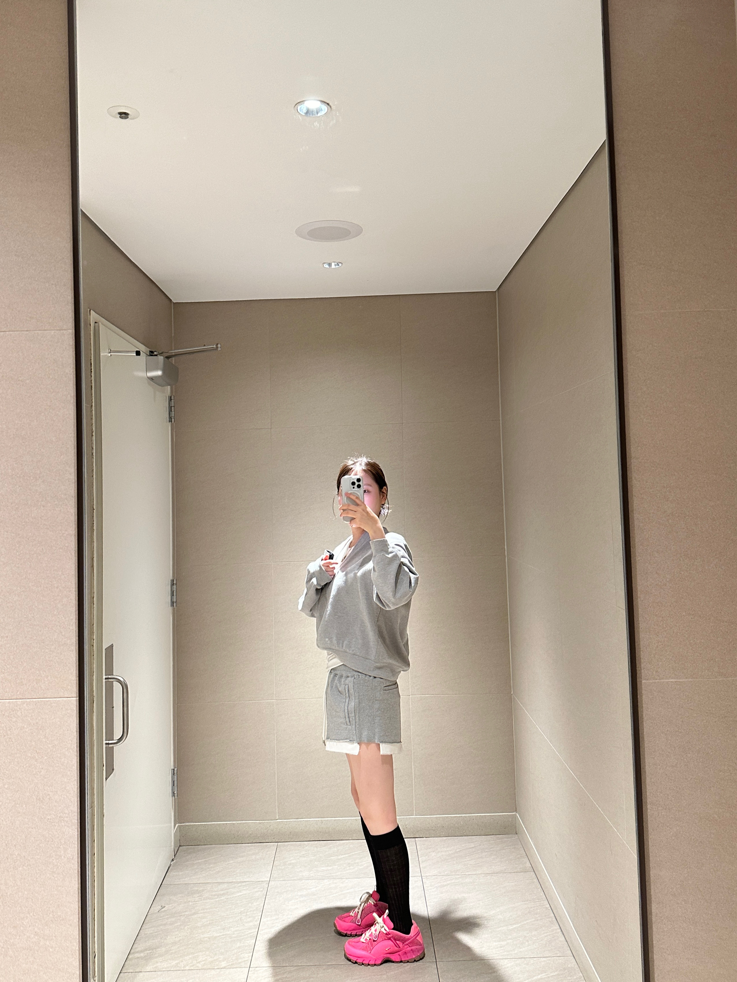 Nike x Jacquemus Air Humara LX Pink Flash 착용 스타일 - 2