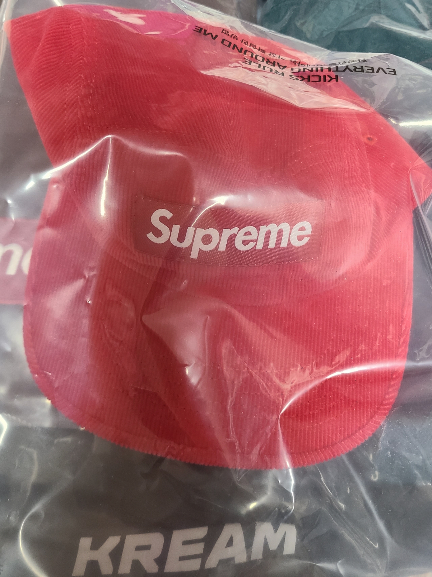 Supreme Corduroy Camp Cap Red - 23FW 착용 스타일 - 2