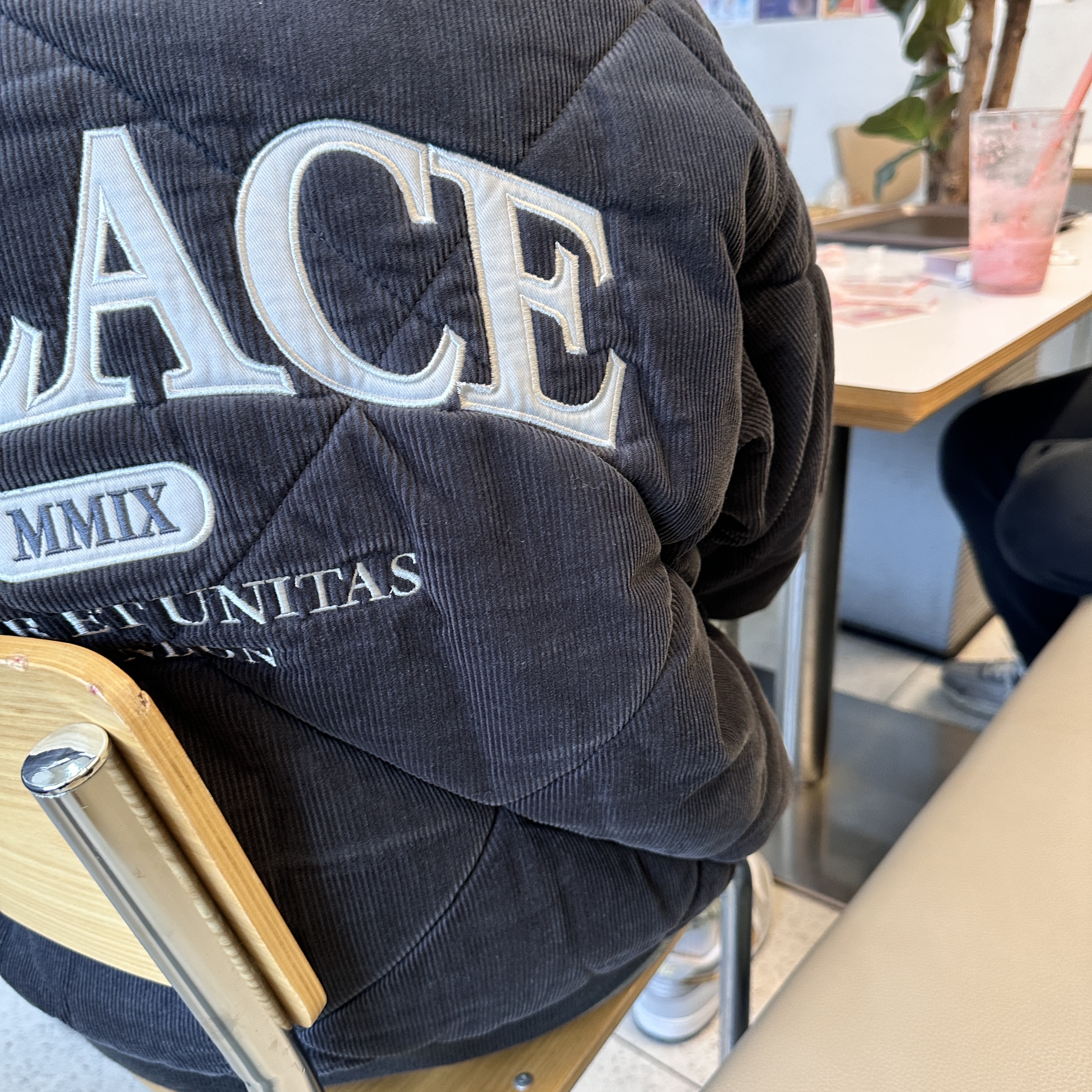 Palace Quilted Jacket Black - 23FW 착용 스타일