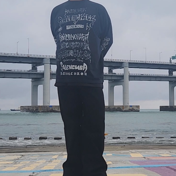 Y-3 Classic Chest Logo LS T-Shirt Black 착용 스타일 - 1
