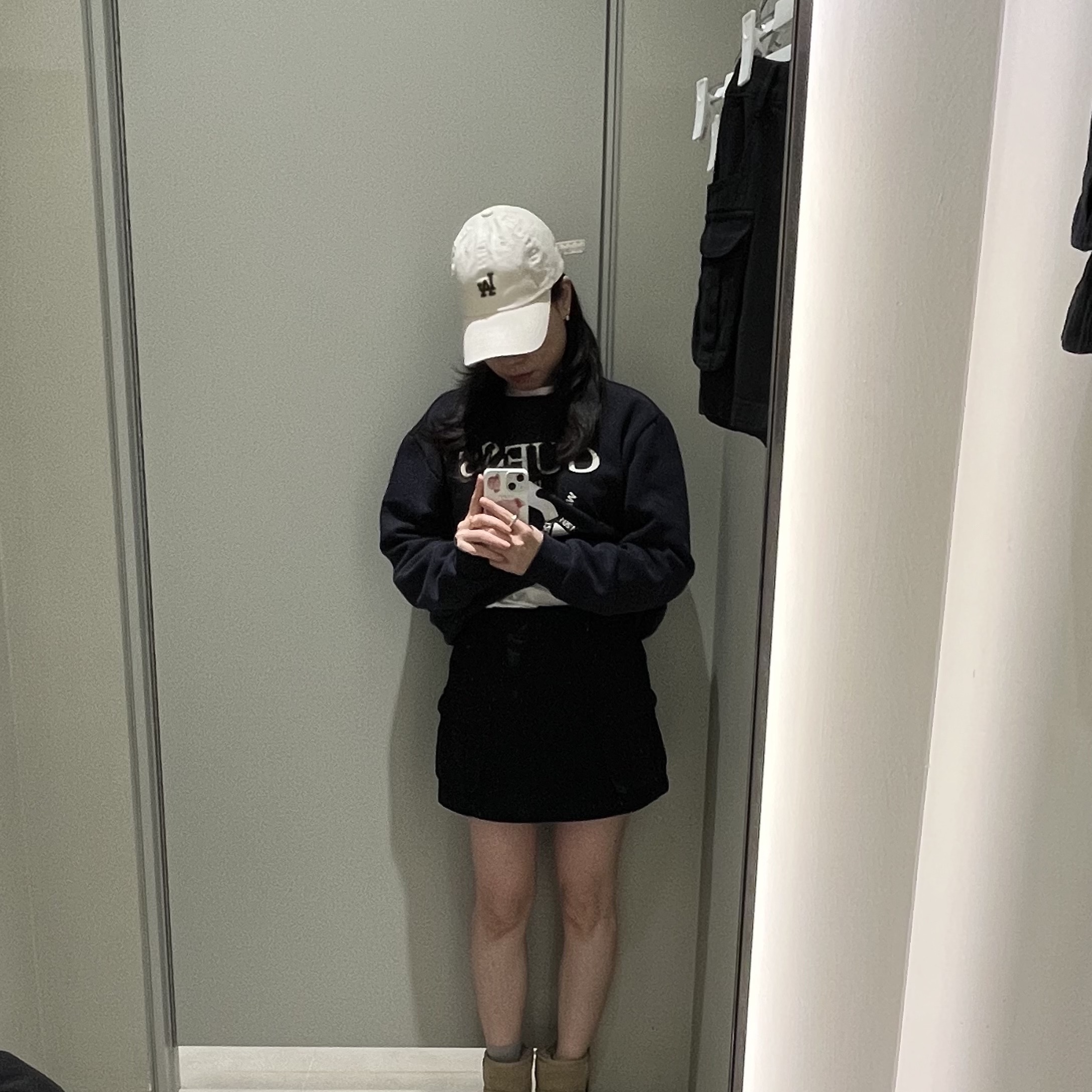 (W) UGG Classic Mini II Boots Mustard Seed 착용 스타일 - 1