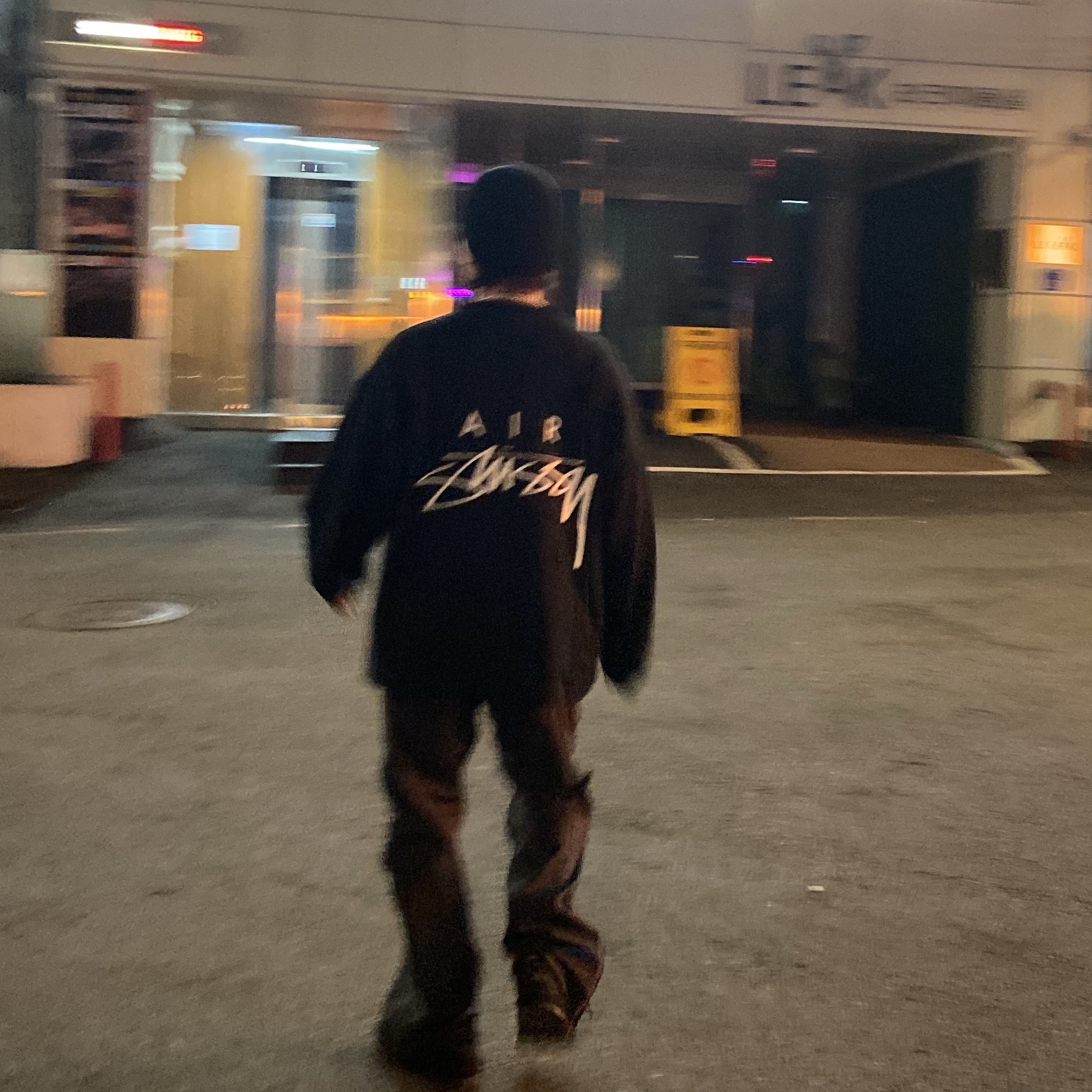Nike x Stussy Long Sleeve Top Black (FJ9164-010), Nike x Supreme Air Humara 17 Black 착용 스타일