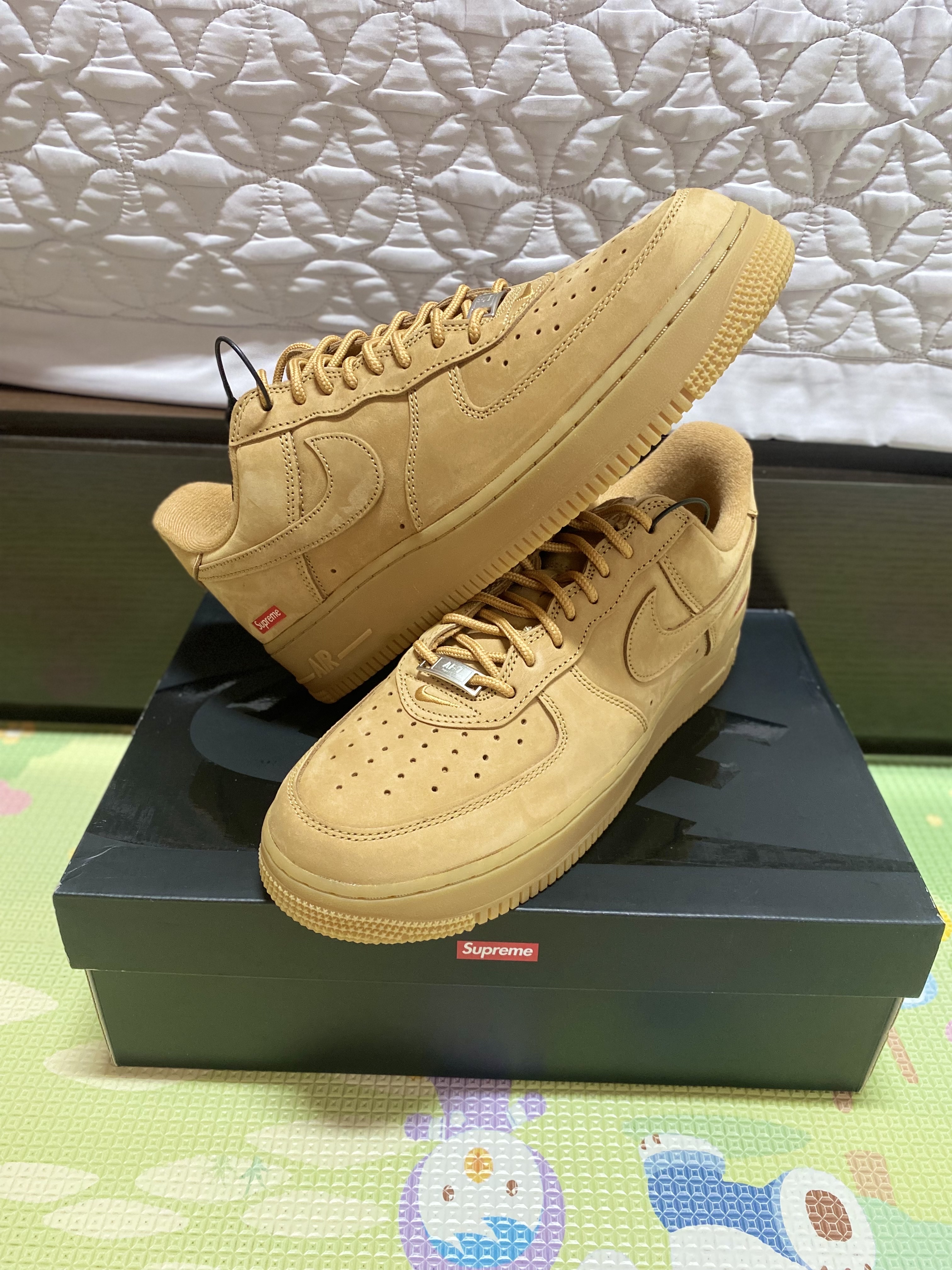 Nike x Supreme Air Force 1 Low Flax 착용 스타일 - 1