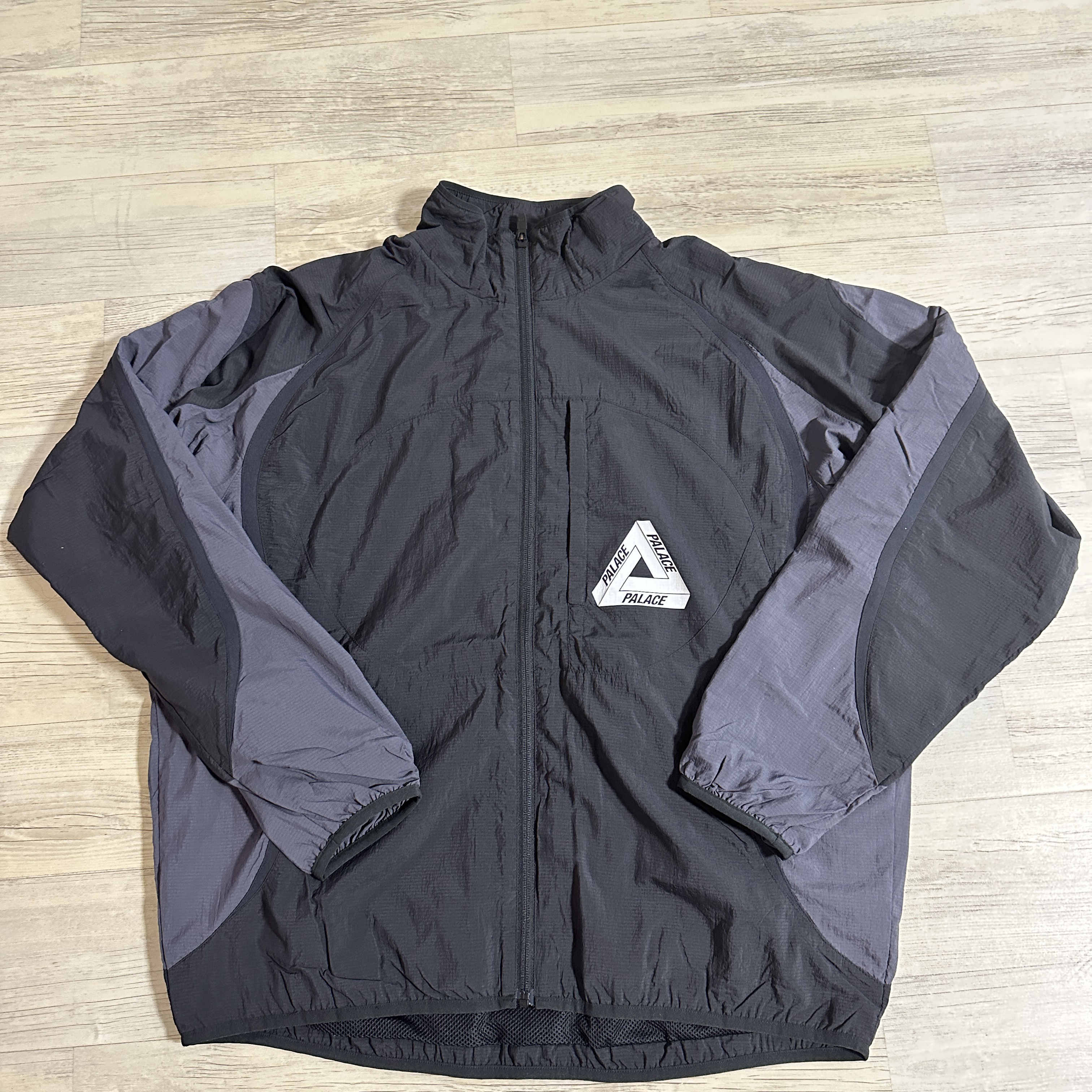 Palace Run It Jacket Black Carbon - 23SS 착용 스타일