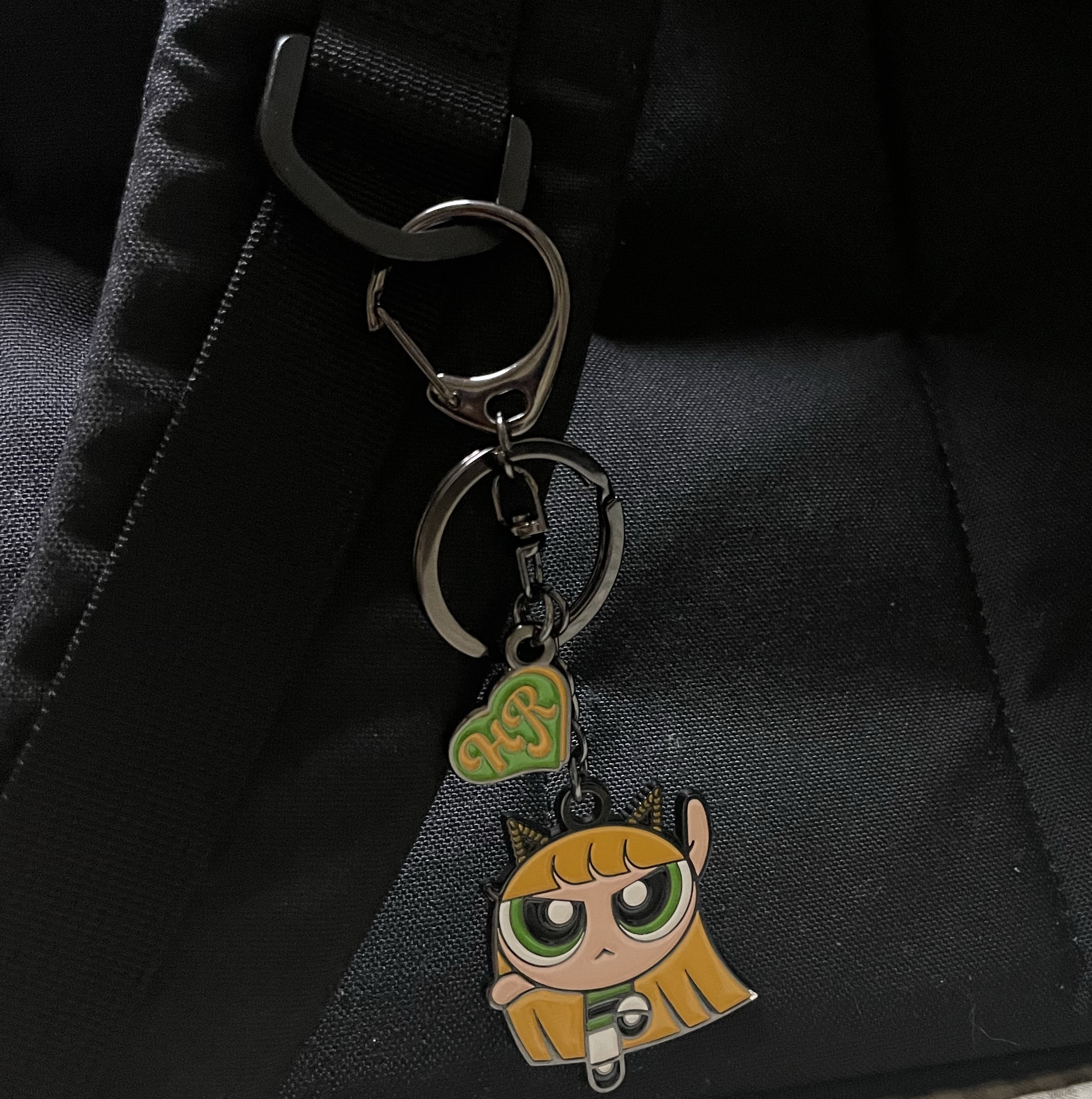 NewJeans x The Powerpuff Girls Metal Keyring Haerin 착용 스타일