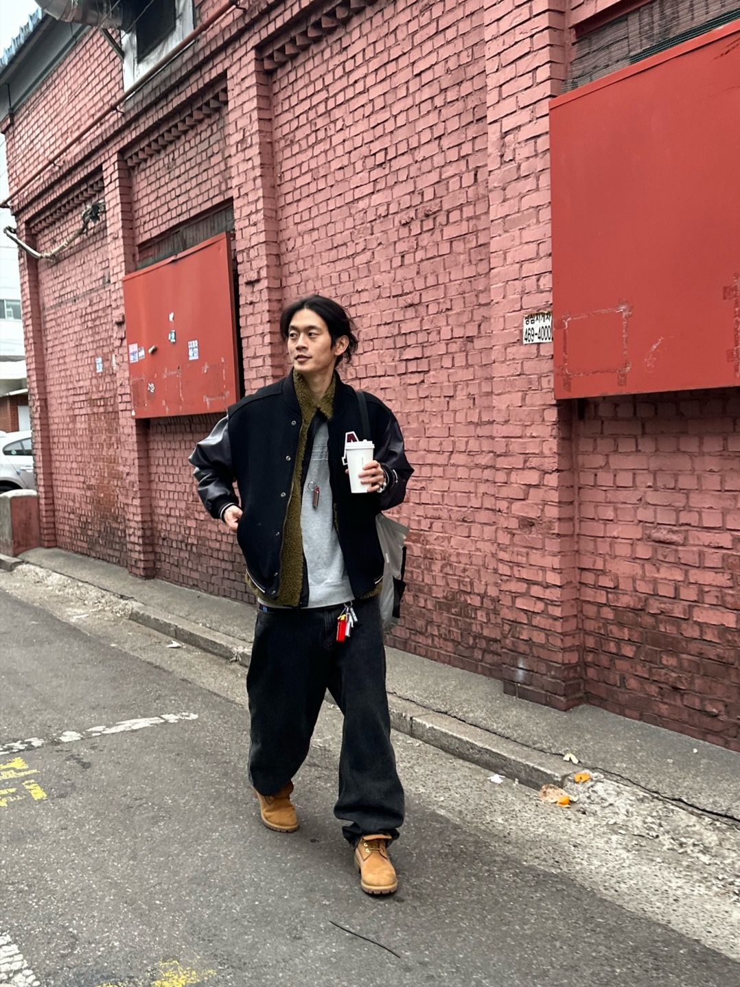 Stussy Sherpa Reversible Vest Olive, Supreme Floating Keychain Red - 23FW 착용 스타일 - 1