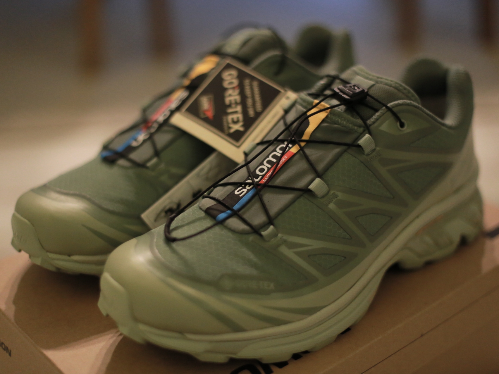 Salomon XT-6 GTX Desert Sage 착용 스타일 - 2