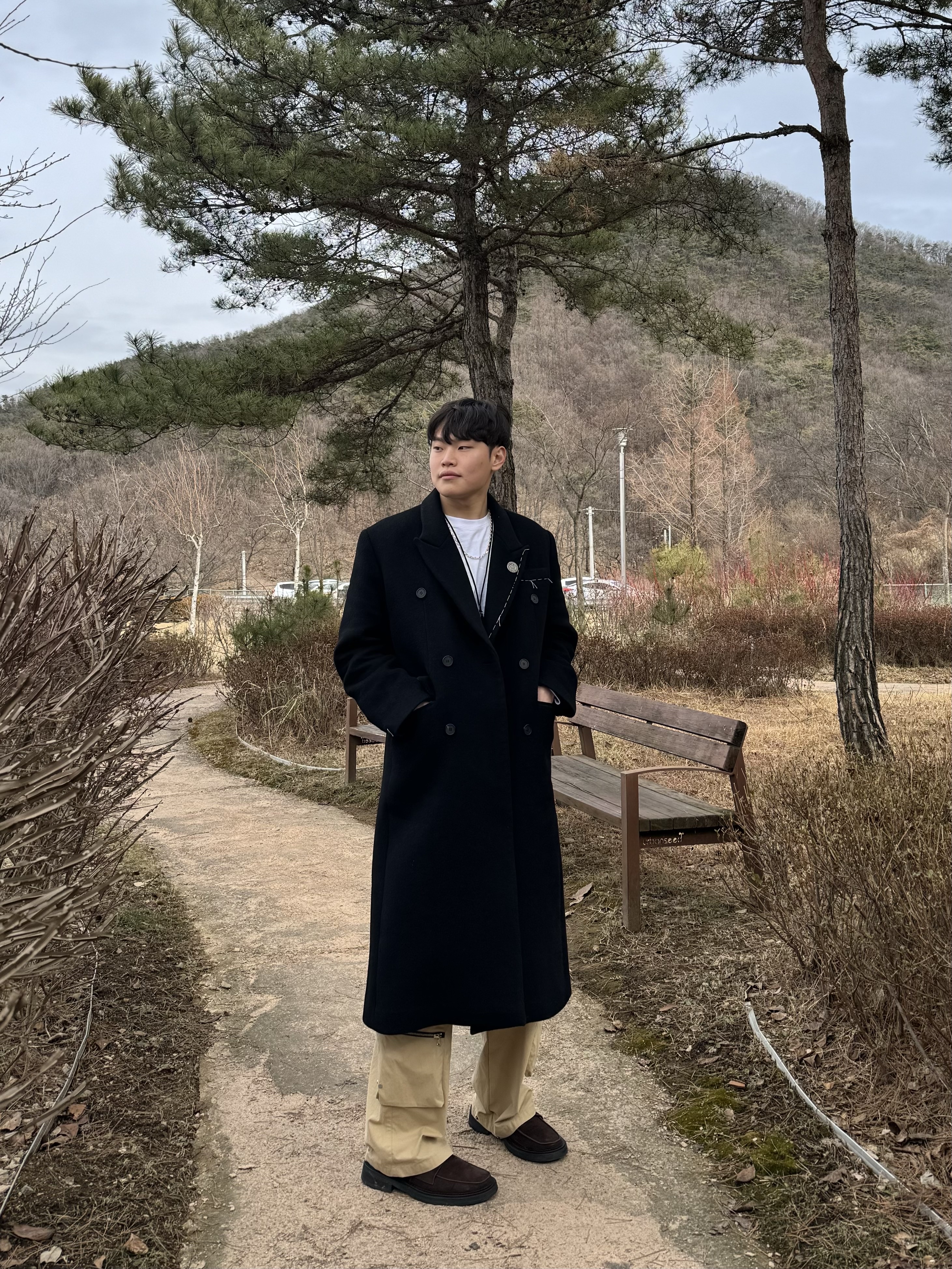 STU Hand Stitch Double Coat Black, STU Suede Peny Loafers Brown 착용 스타일 - 3