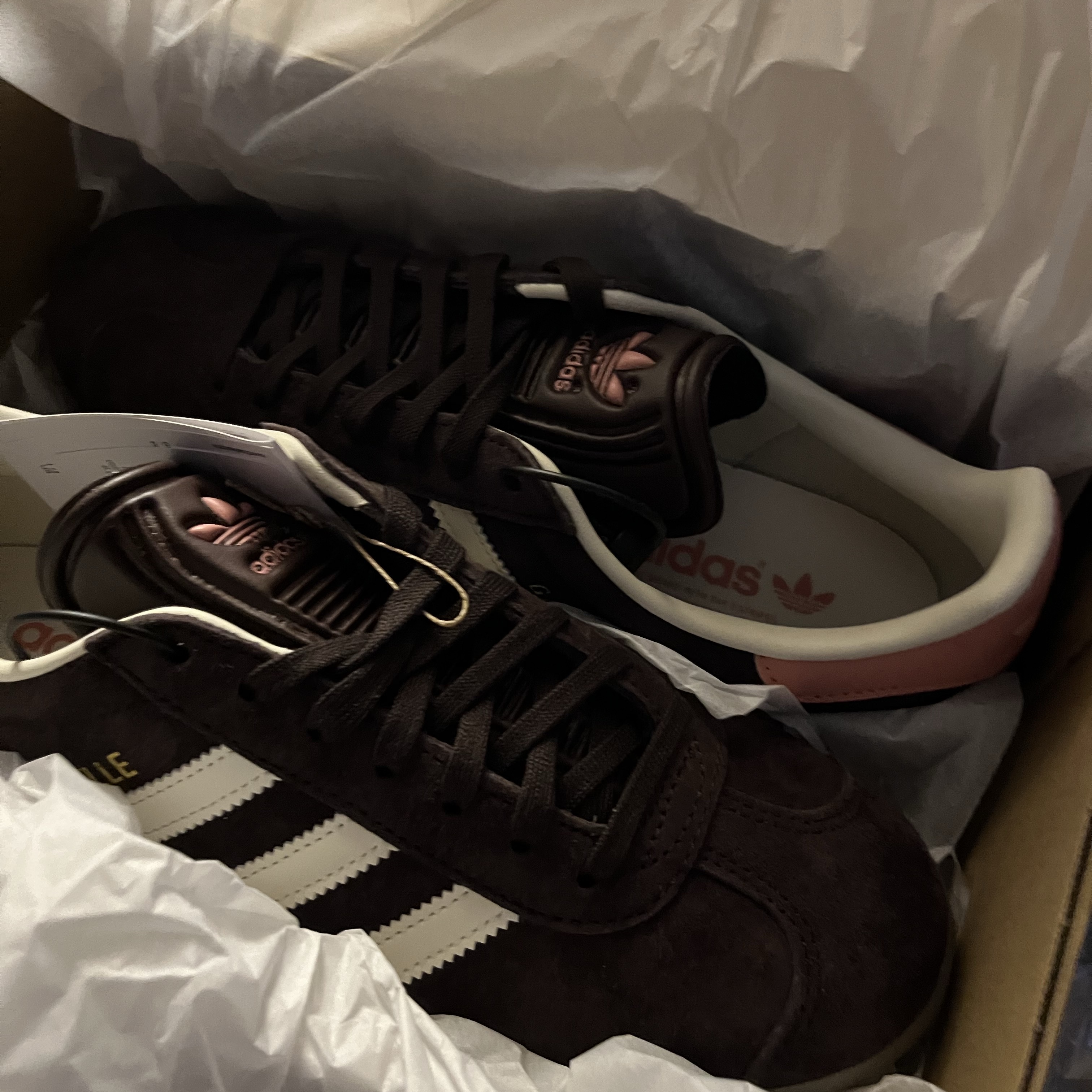 (W) Adidas Gazelle Shadow Brown 착용 스타일