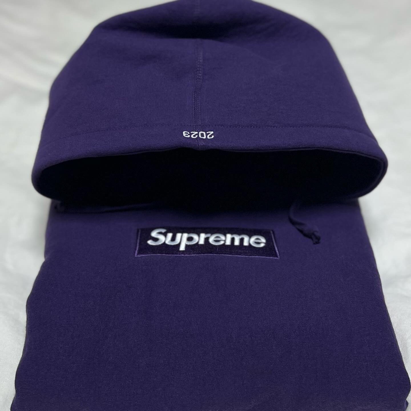 Supreme Box Logo Hooded Sweatshirt Dark Purple - 23FW, Supreme Box Logo Hooded Sweatshirt Black - 23FW 착용 스타일 - 2