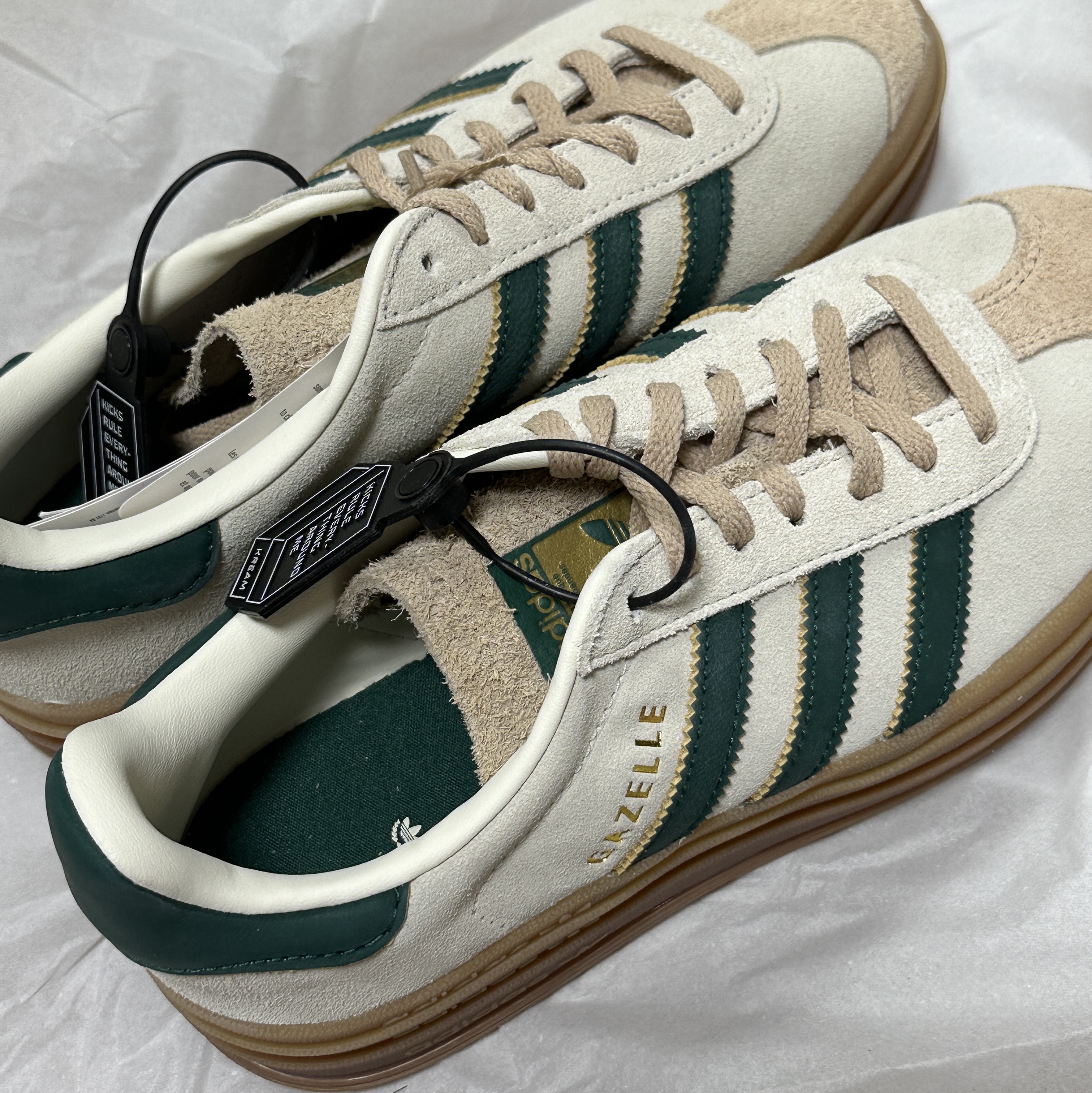 (W) Adidas Gazelle Bold Cream White Collegiate Green 착용 스타일 - 3