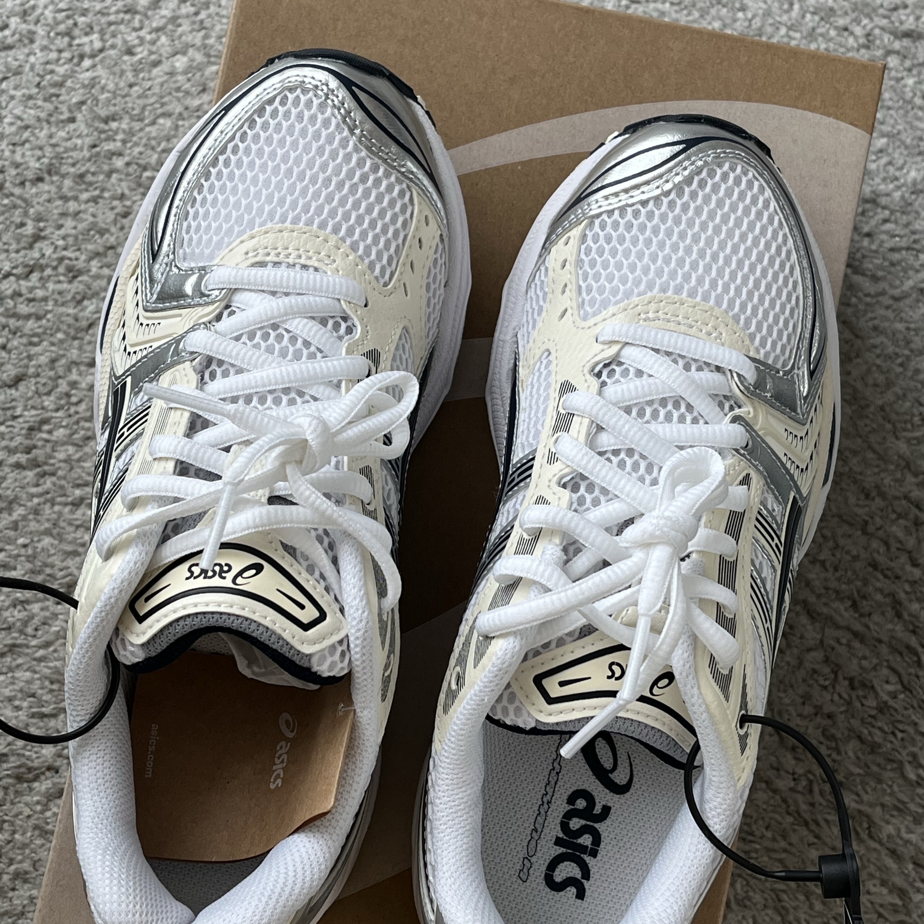 (W) Asics Gel-Kayano 14 White Midnight 착용 스타일 - 3