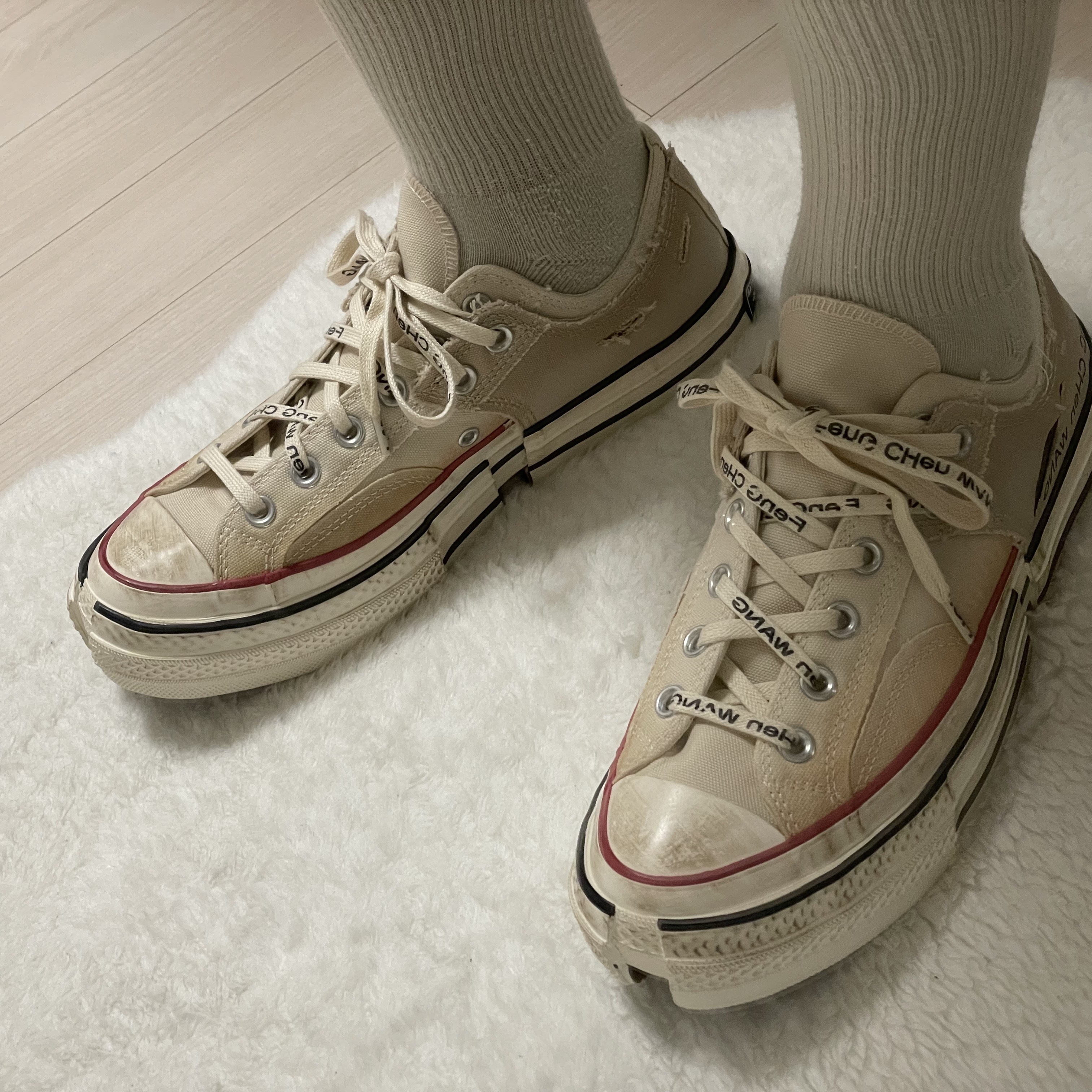 Converse x Feng Chen Wang Chuck 70 Ox 2-in-1 Brown Rice 착용 스타일 - 3