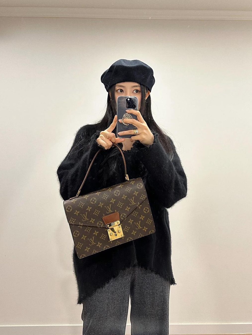 Maison Margiela Heavy Wool Beret Black, (W) Vivienne Westwood Line Orb Embroidery Basque Beret Black 착용 스타일 - 5