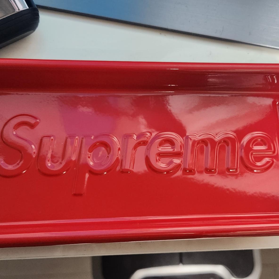 Supreme x Dulton Tray Red - 23SS 착용 스타일