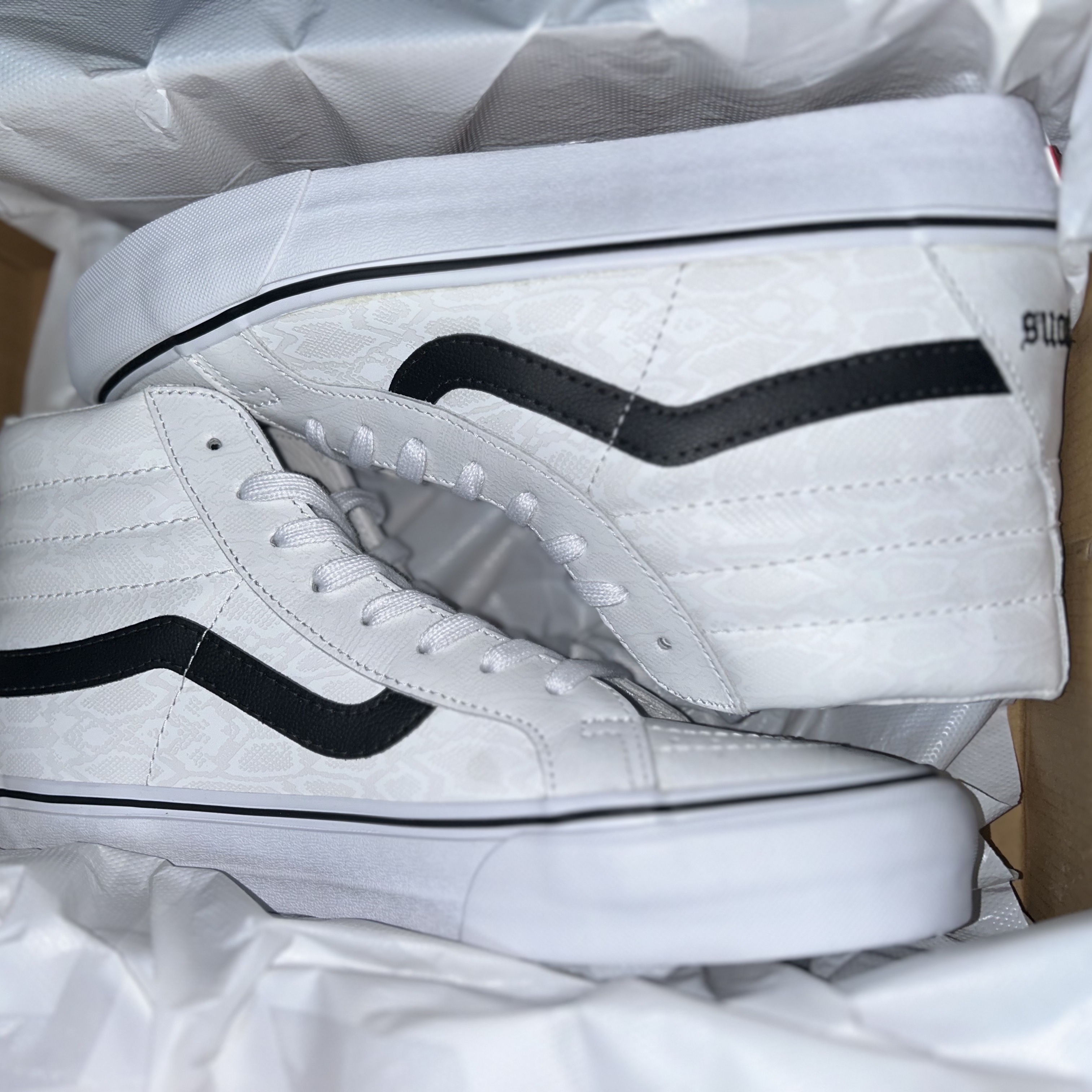Vans Vault x Noon Goons Sk8-Hi Reissue LX White 착용 스타일 - 8