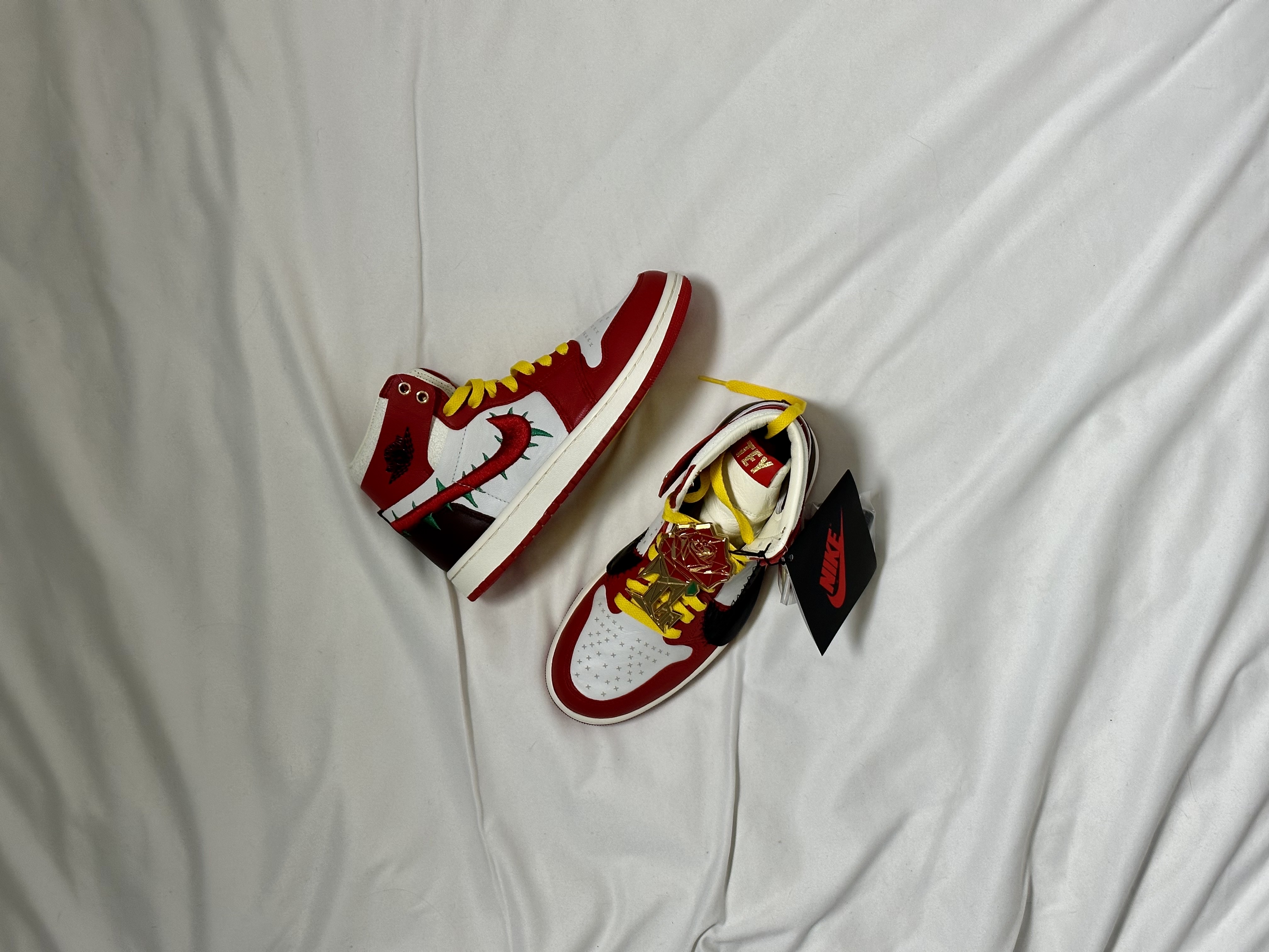 (W) Jordan 1 x Teyana Taylor Zoom CMFT 2 Gym Red 착용 스타일 - 1
