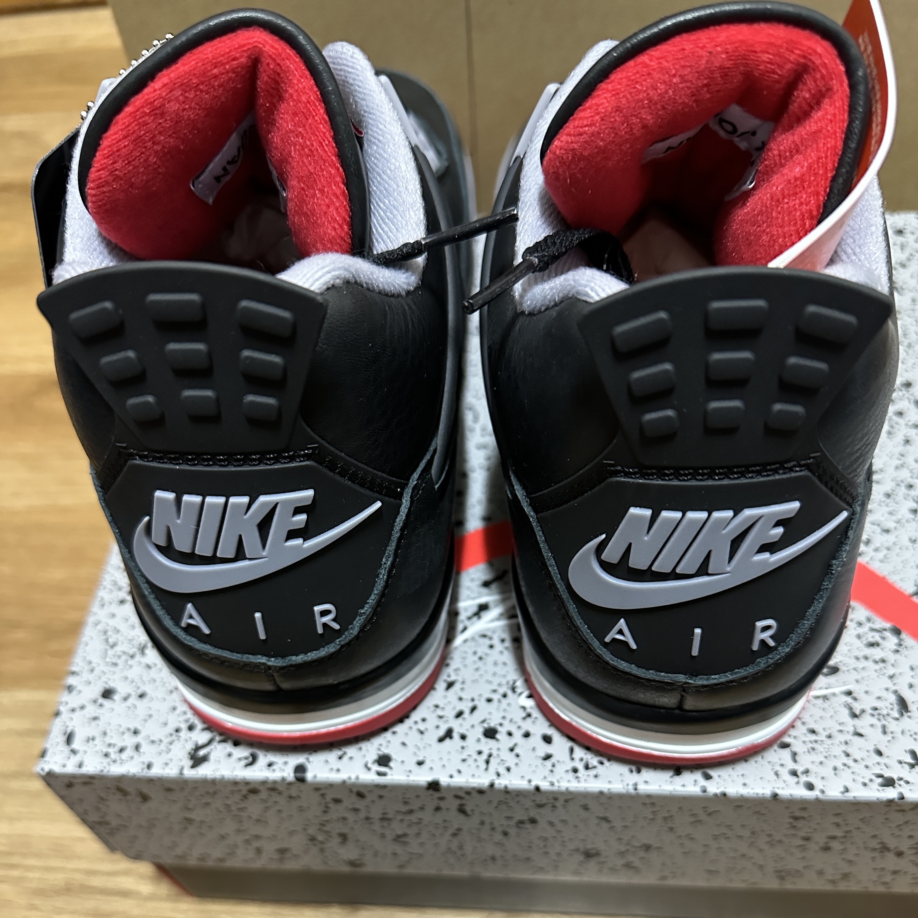 Jordan 4 Retro Bred Reimagined 착용 스타일 - 7